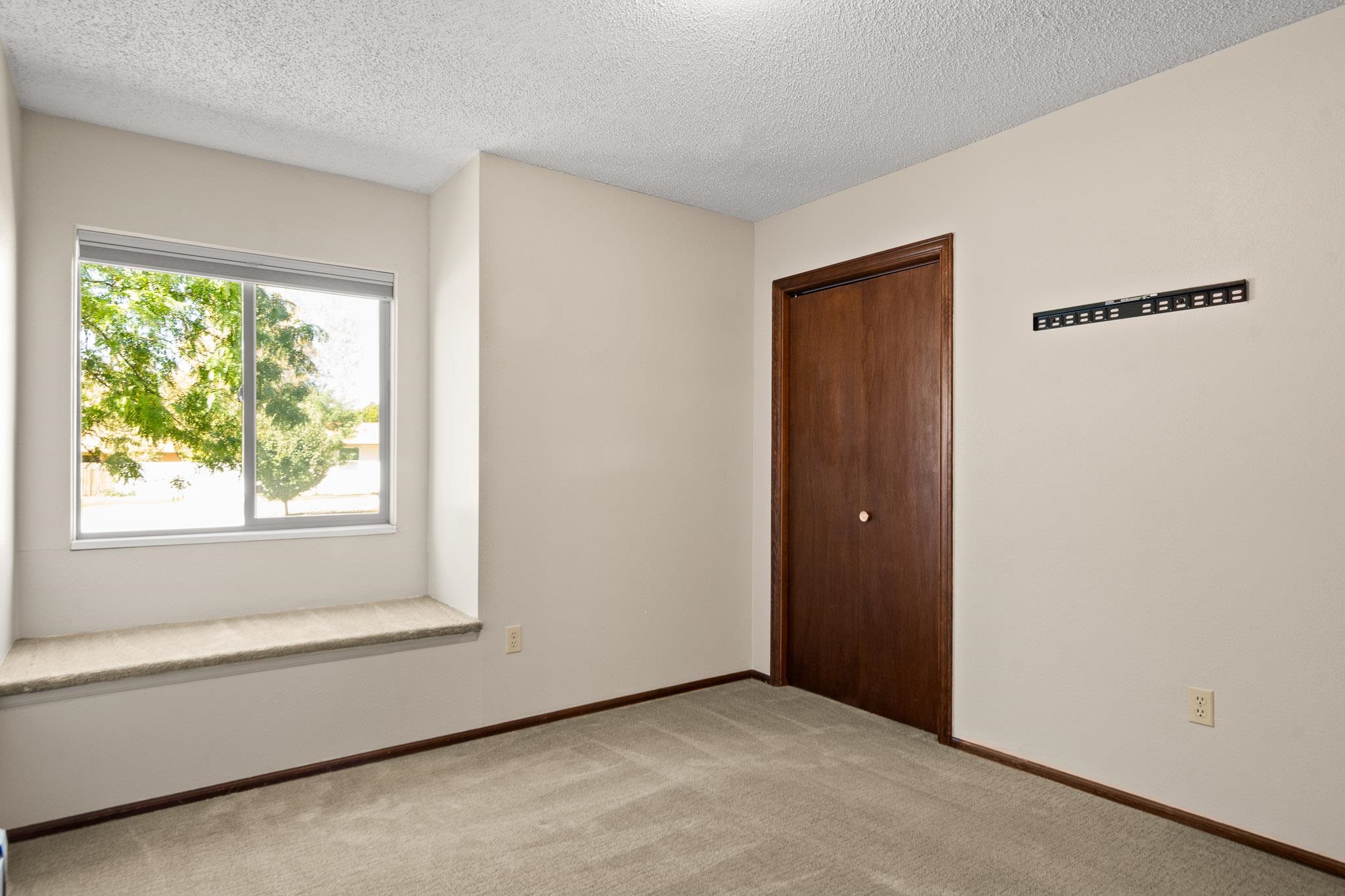 2915 Applewood Street Property Photo 16
