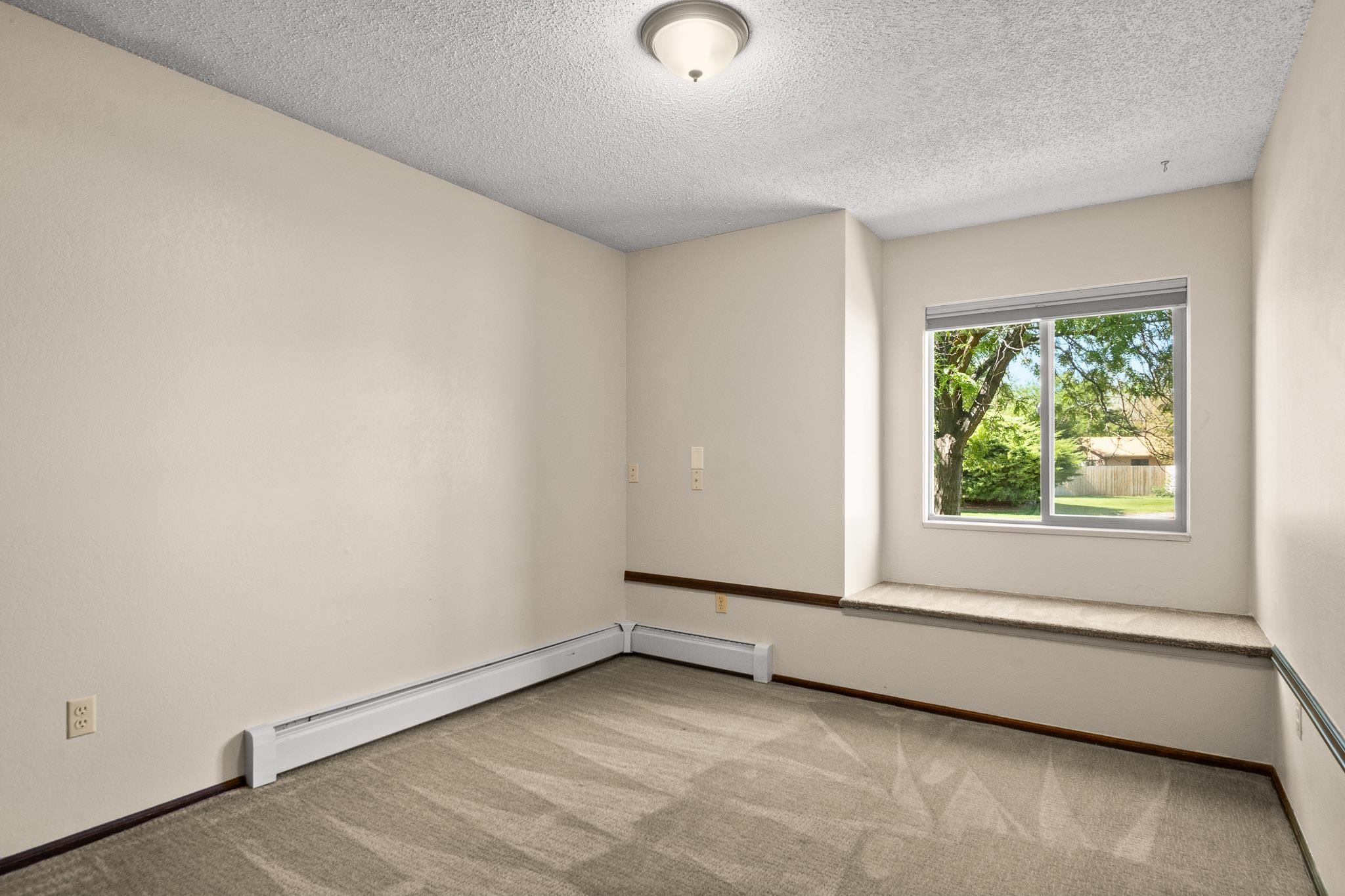 2915 Applewood Street Property Photo 18