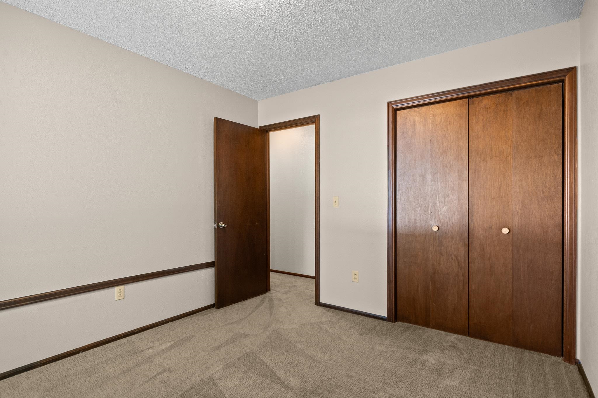 2915 Applewood Street Property Photo 19