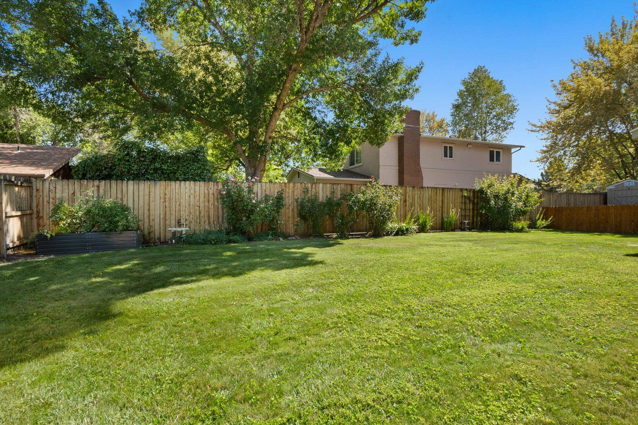 2915 Applewood Street Property Photo 22