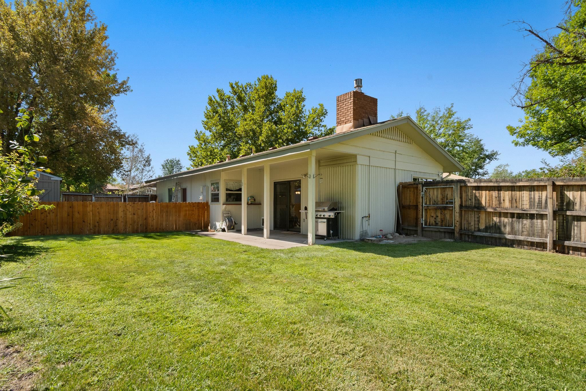 2915 Applewood Street Property Photo 23