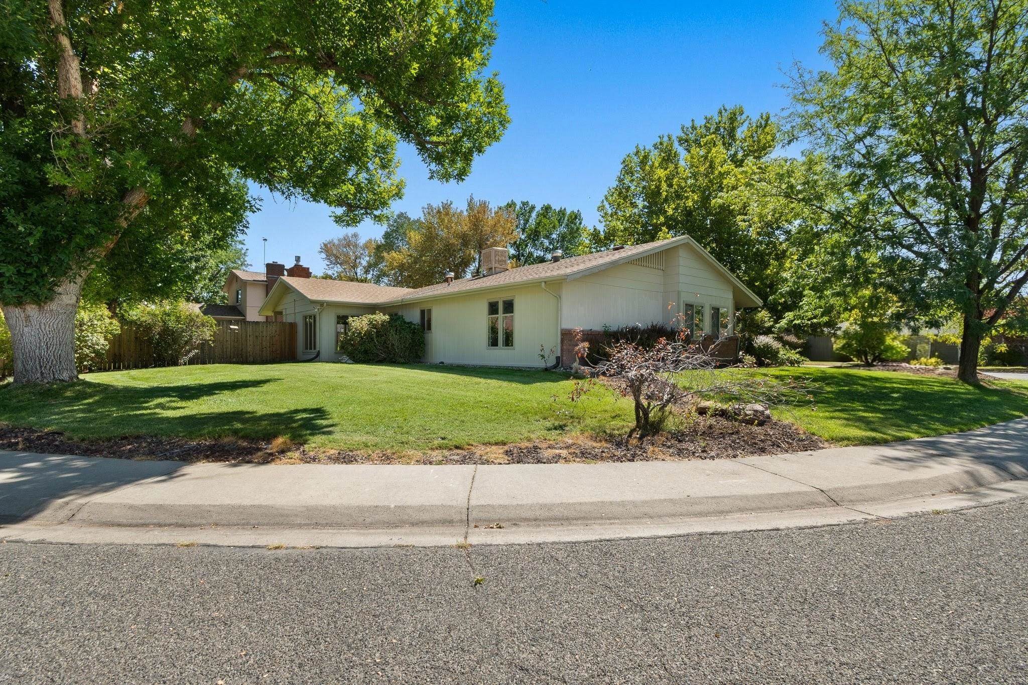 2915 Applewood Street Property Photo 25