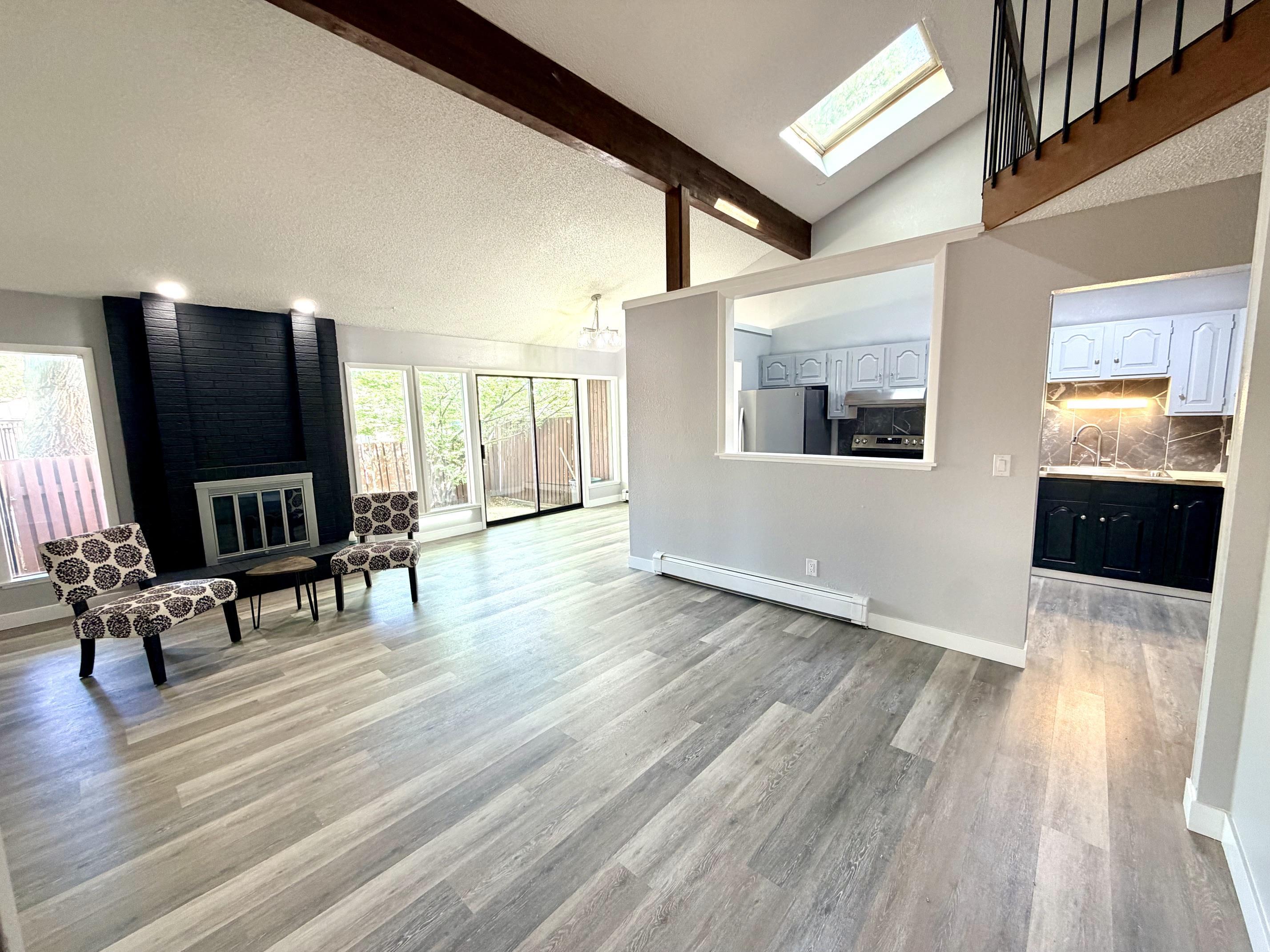 1155 Lakeside Drive Property Photo 7