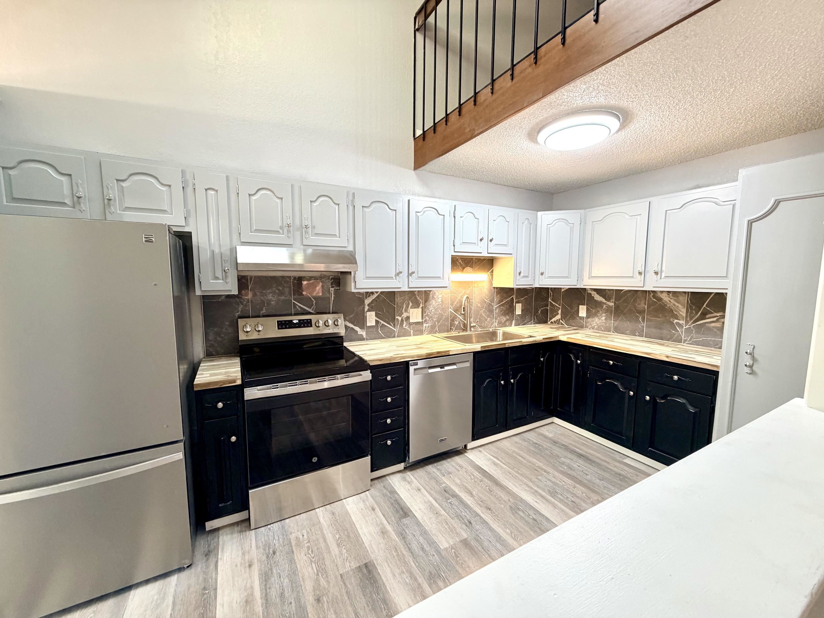 1155 Lakeside Drive Property Photo 16