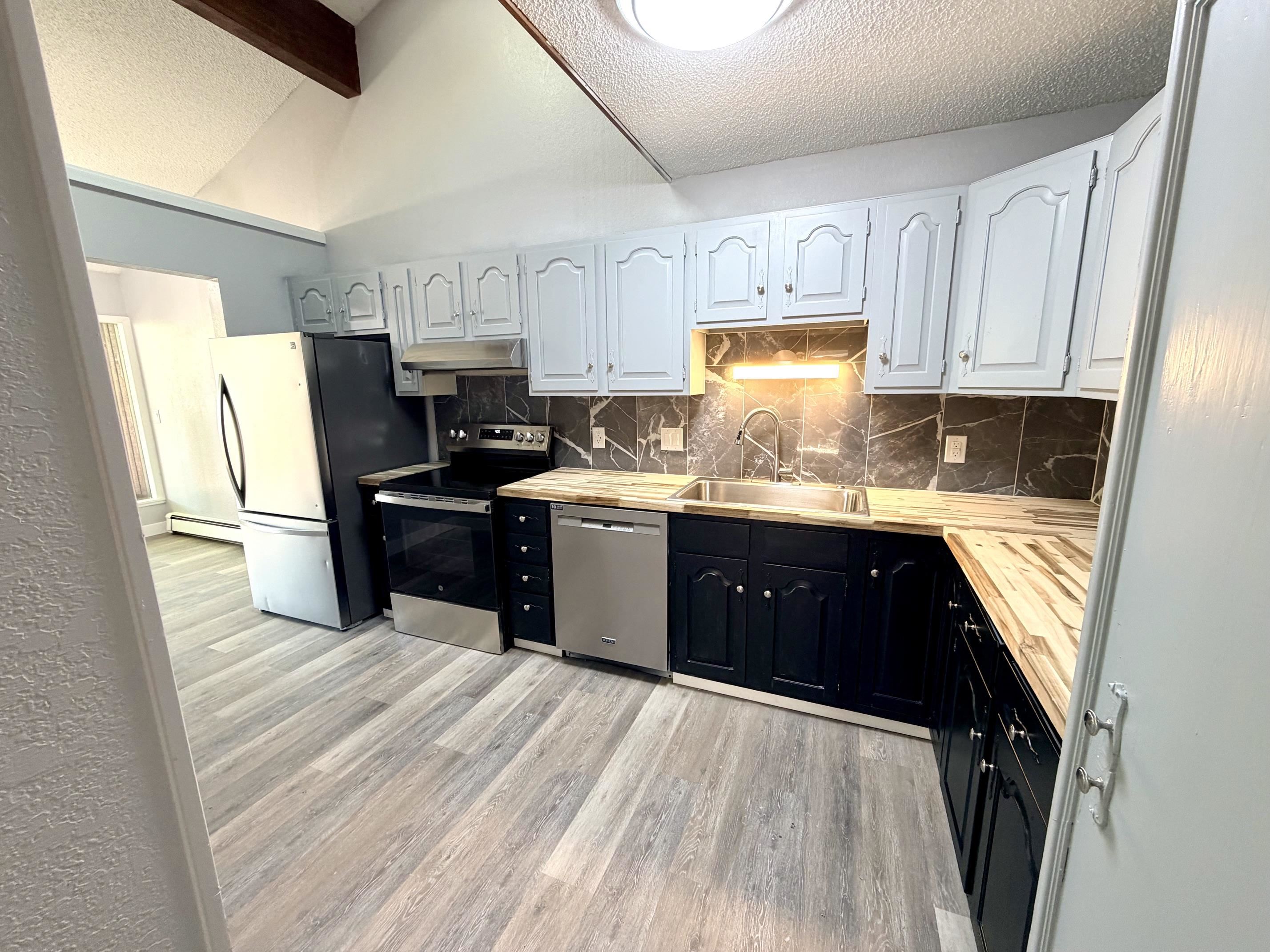 1155 Lakeside Drive Property Photo 17
