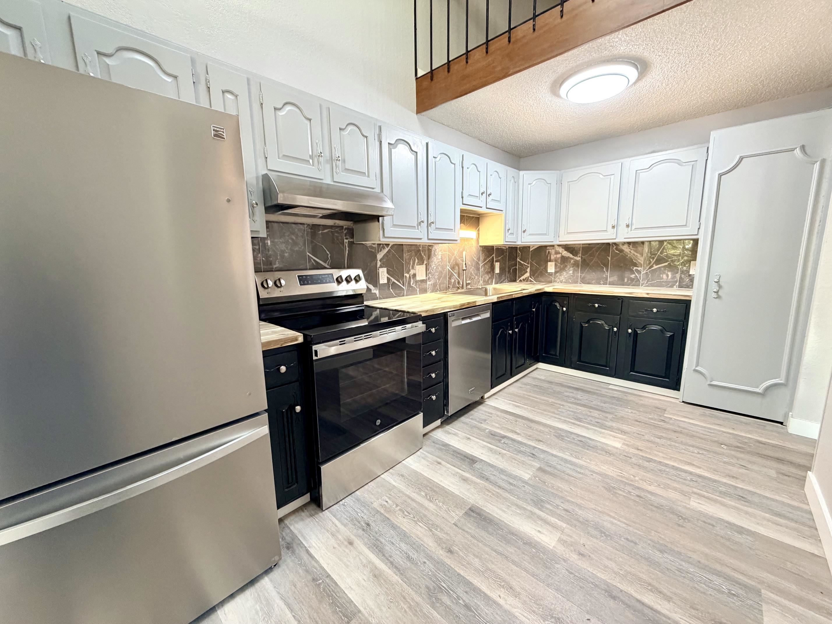 1155 Lakeside Drive Property Photo 18