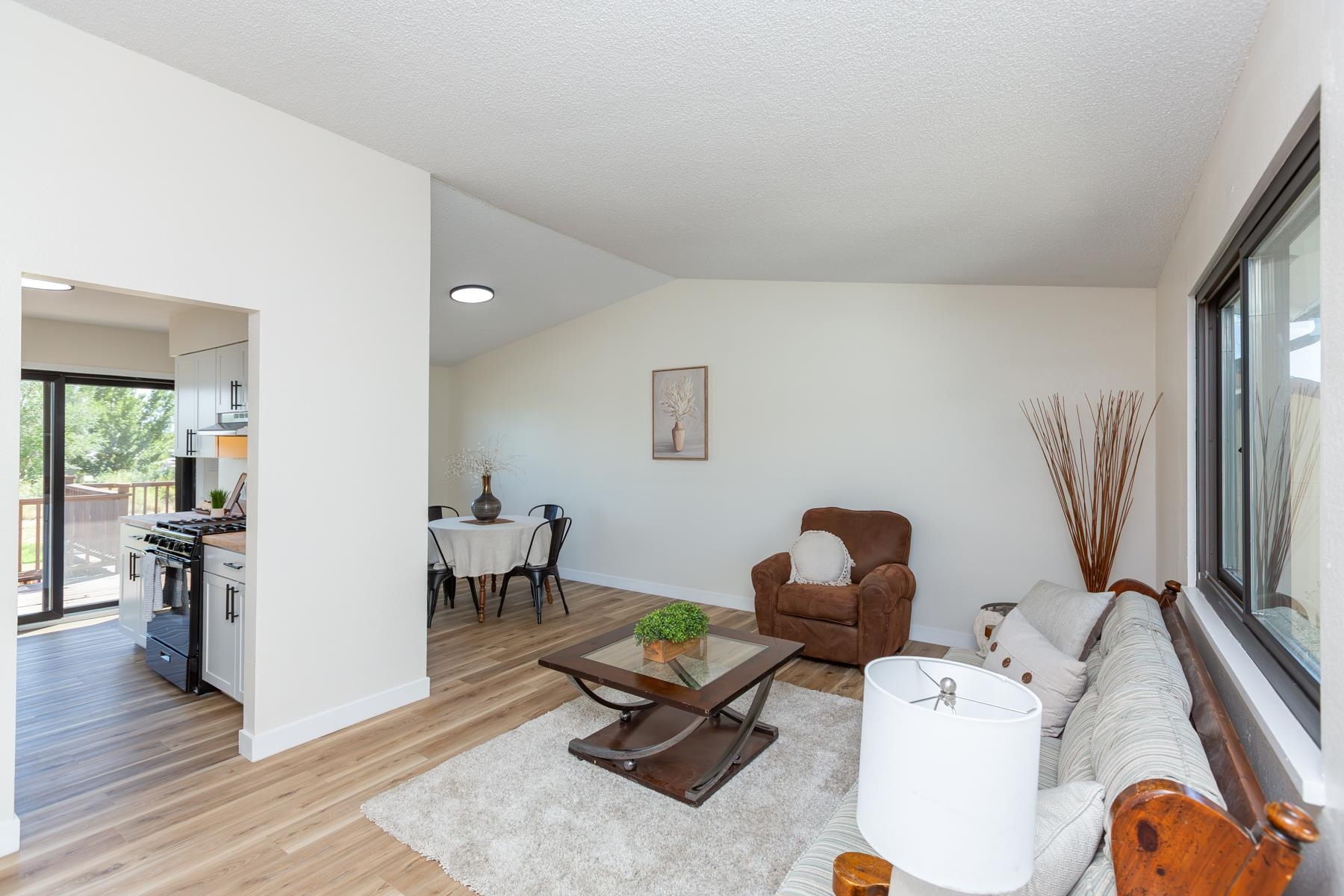 3229 Bunting Avenue Property Photo 3
