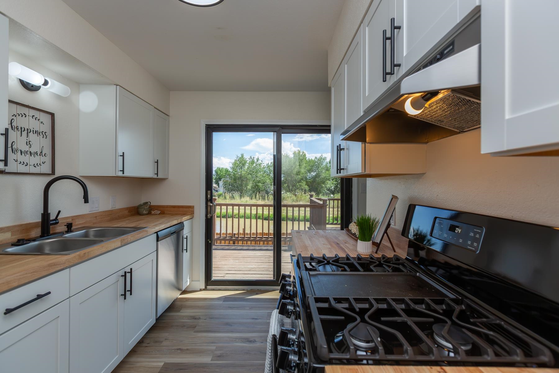 3229 Bunting Avenue Property Photo 10