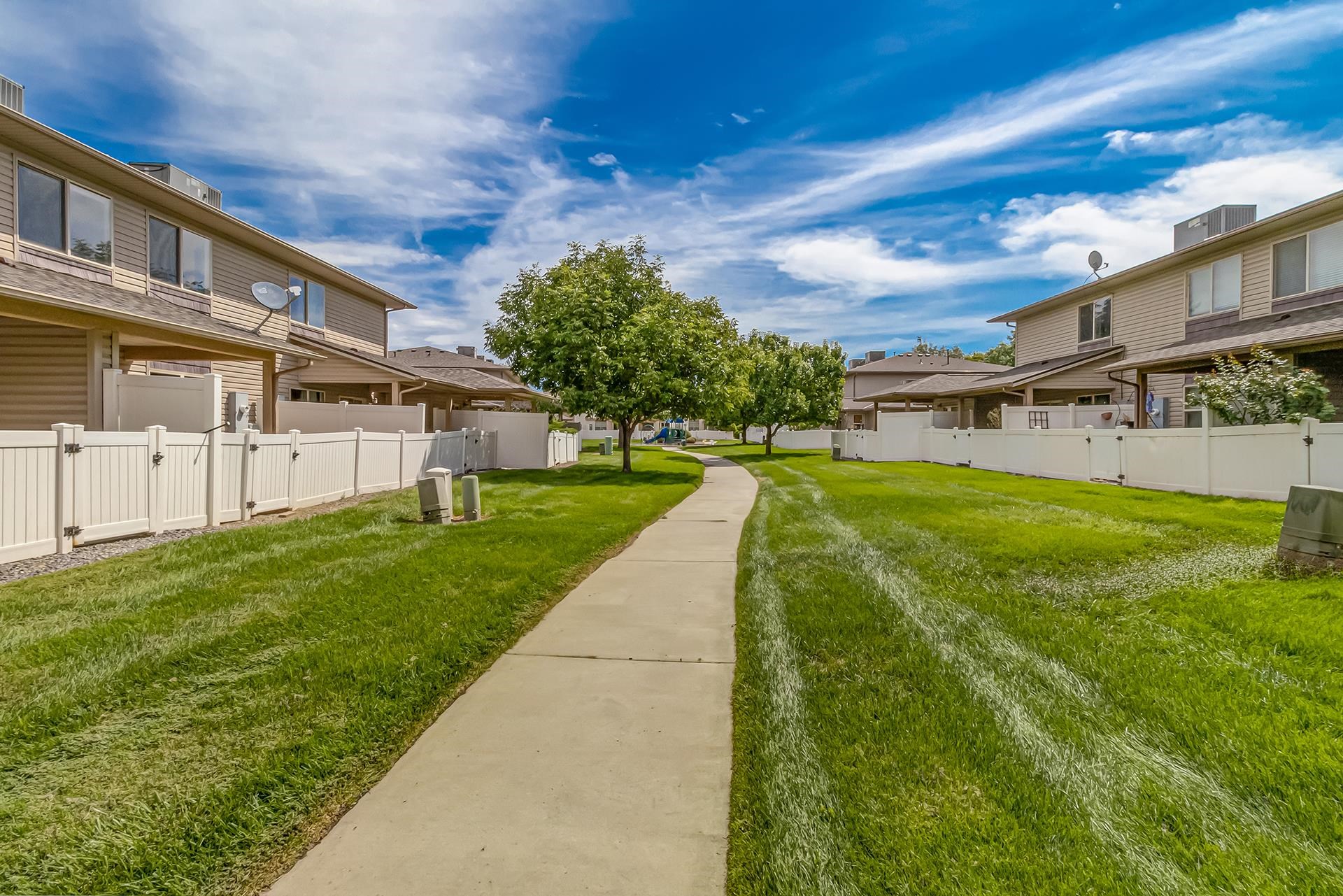 2458 1/2 Brookwillow Loop Property Photo 8