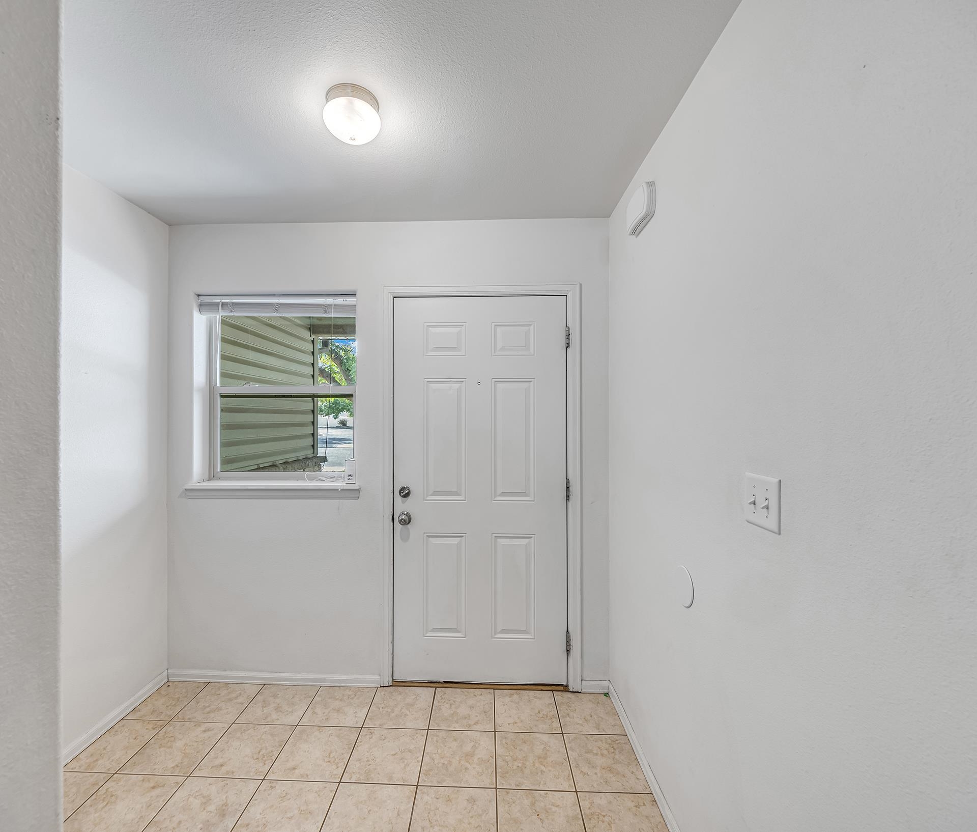 2458 1/2 Brookwillow Loop Property Photo 11