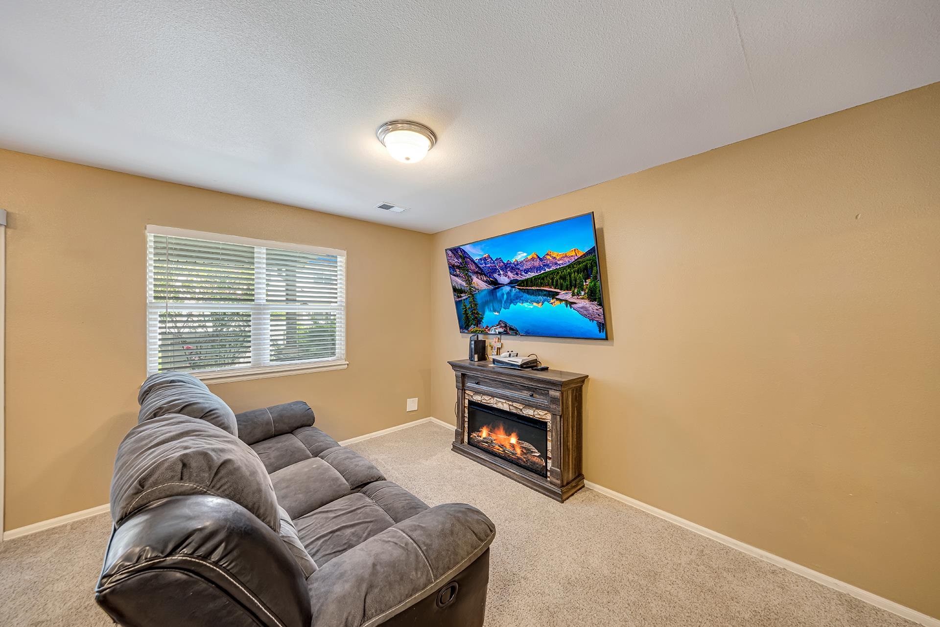2458 1/2 Brookwillow Loop Property Photo 13