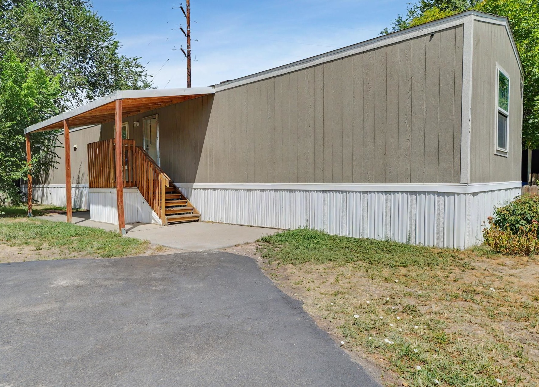 585 25 1/2 Road Property Photo 1