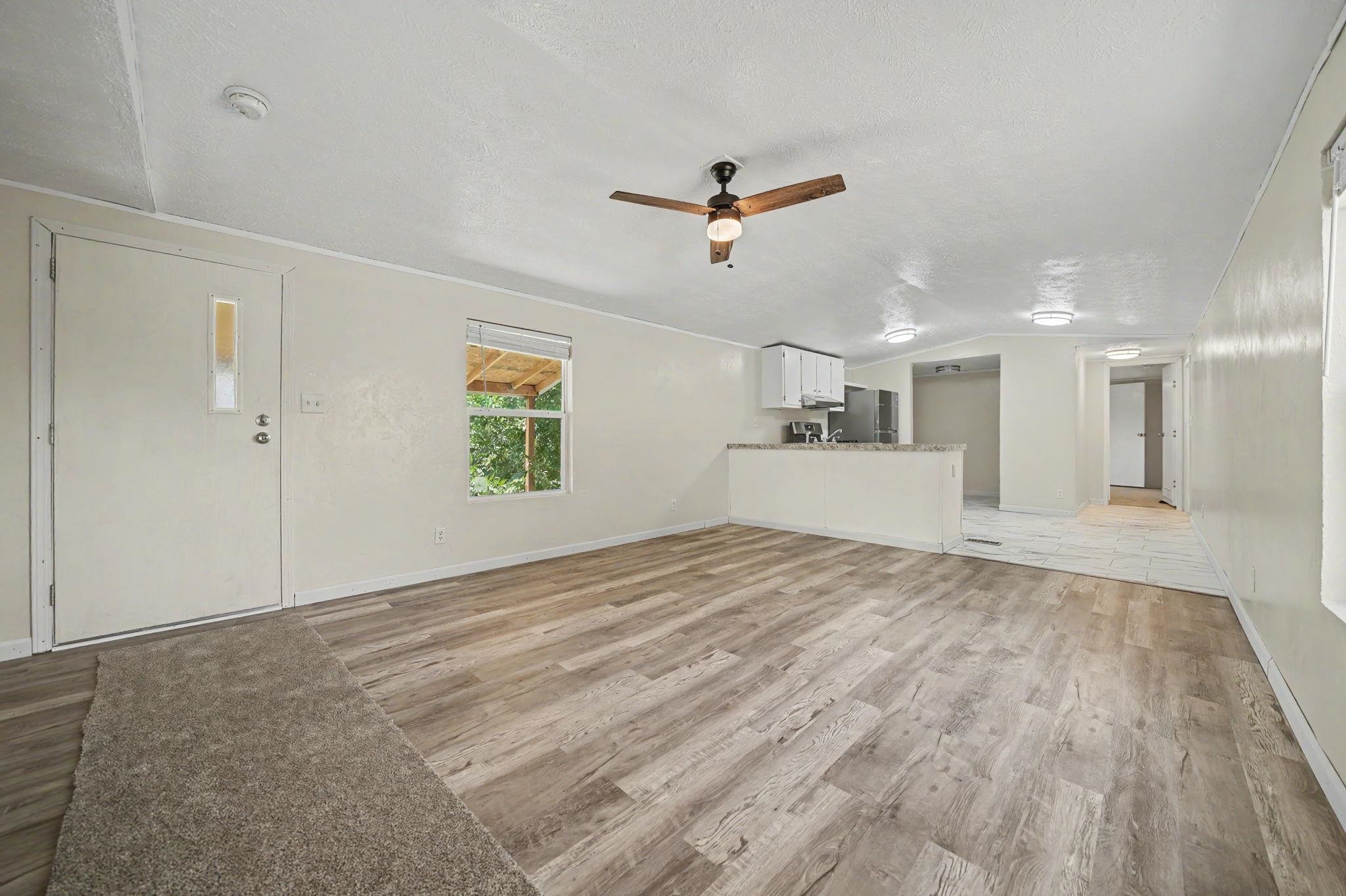 585 25 1/2 Road Property Photo 2