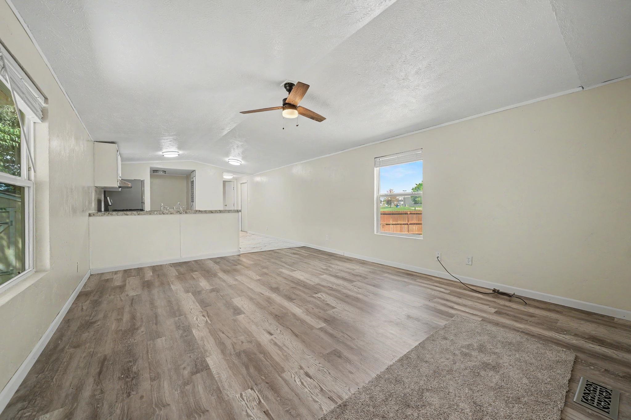 585 25 1/2 Road Property Photo 3