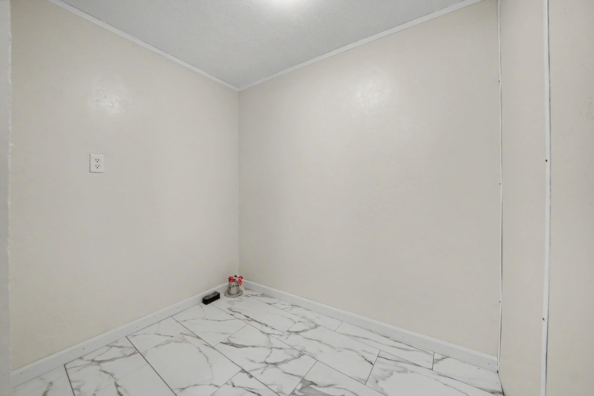 585 25 1/2 Road Property Photo 8