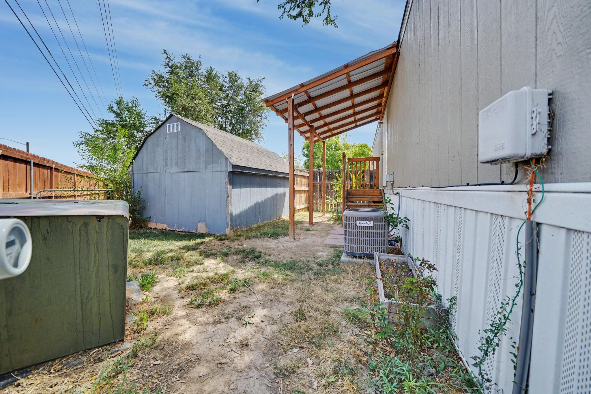 585 25 1/2 Road Property Photo 23