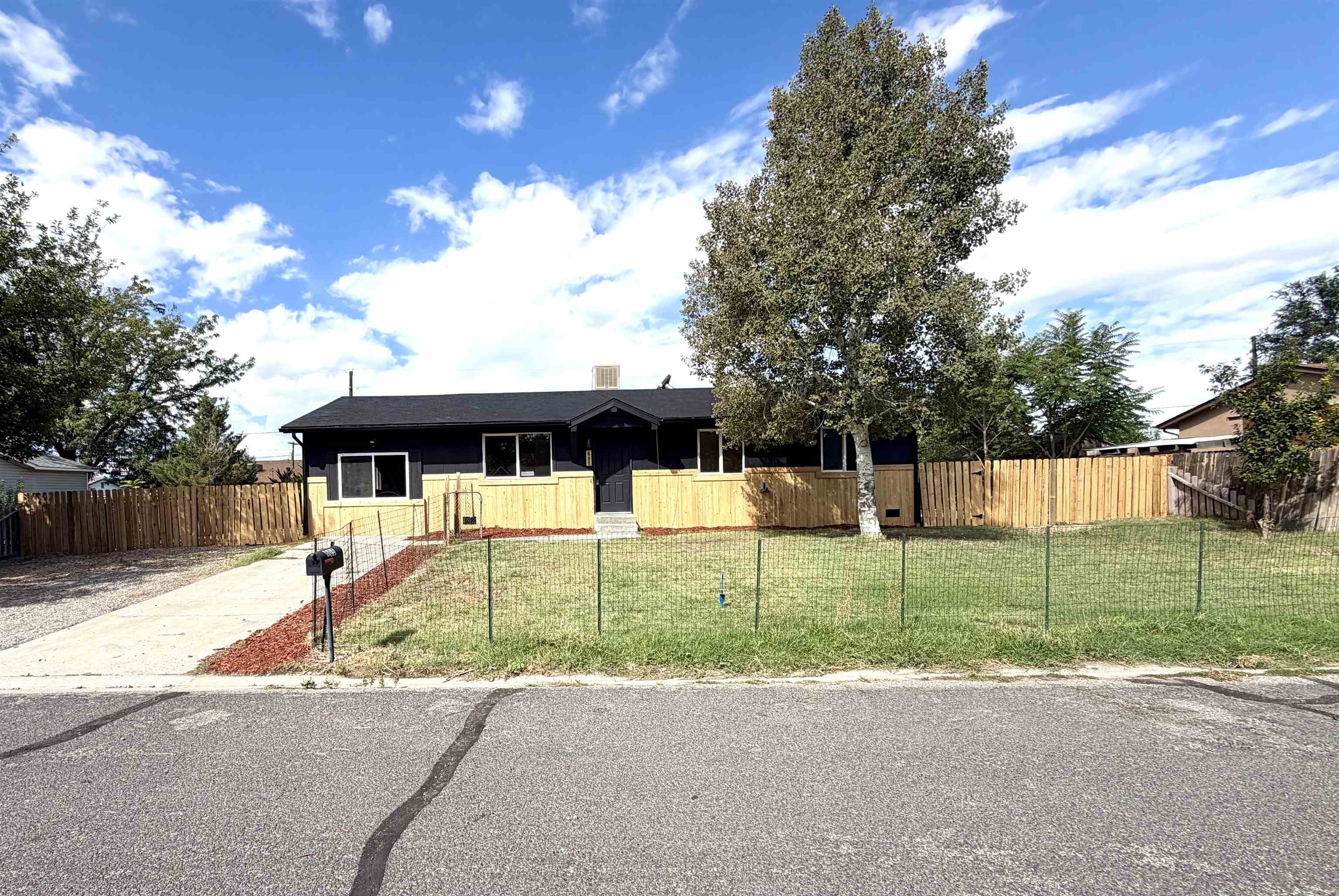 605 Susan Street Property Photo 1