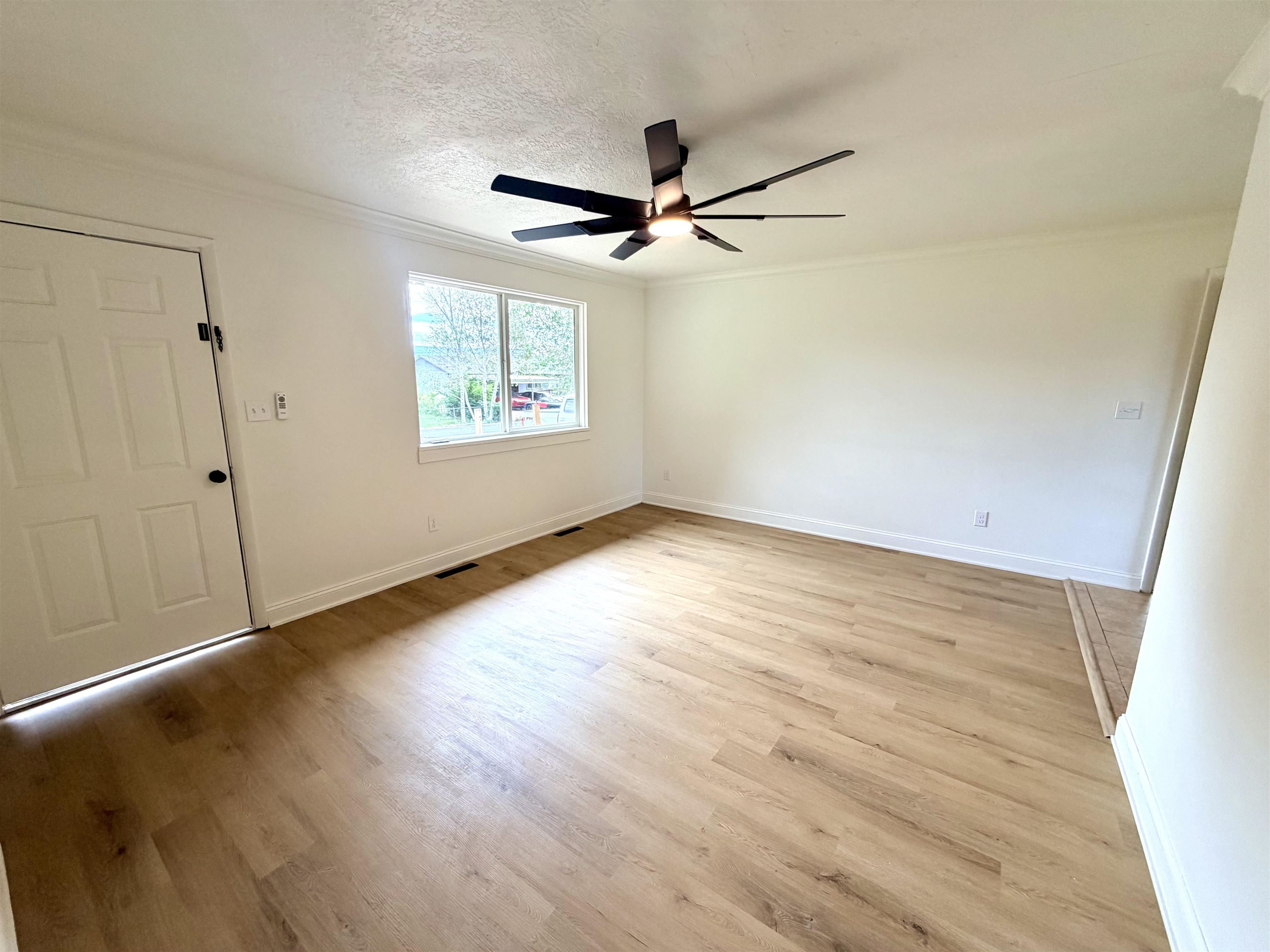605 Susan Street Property Photo 10