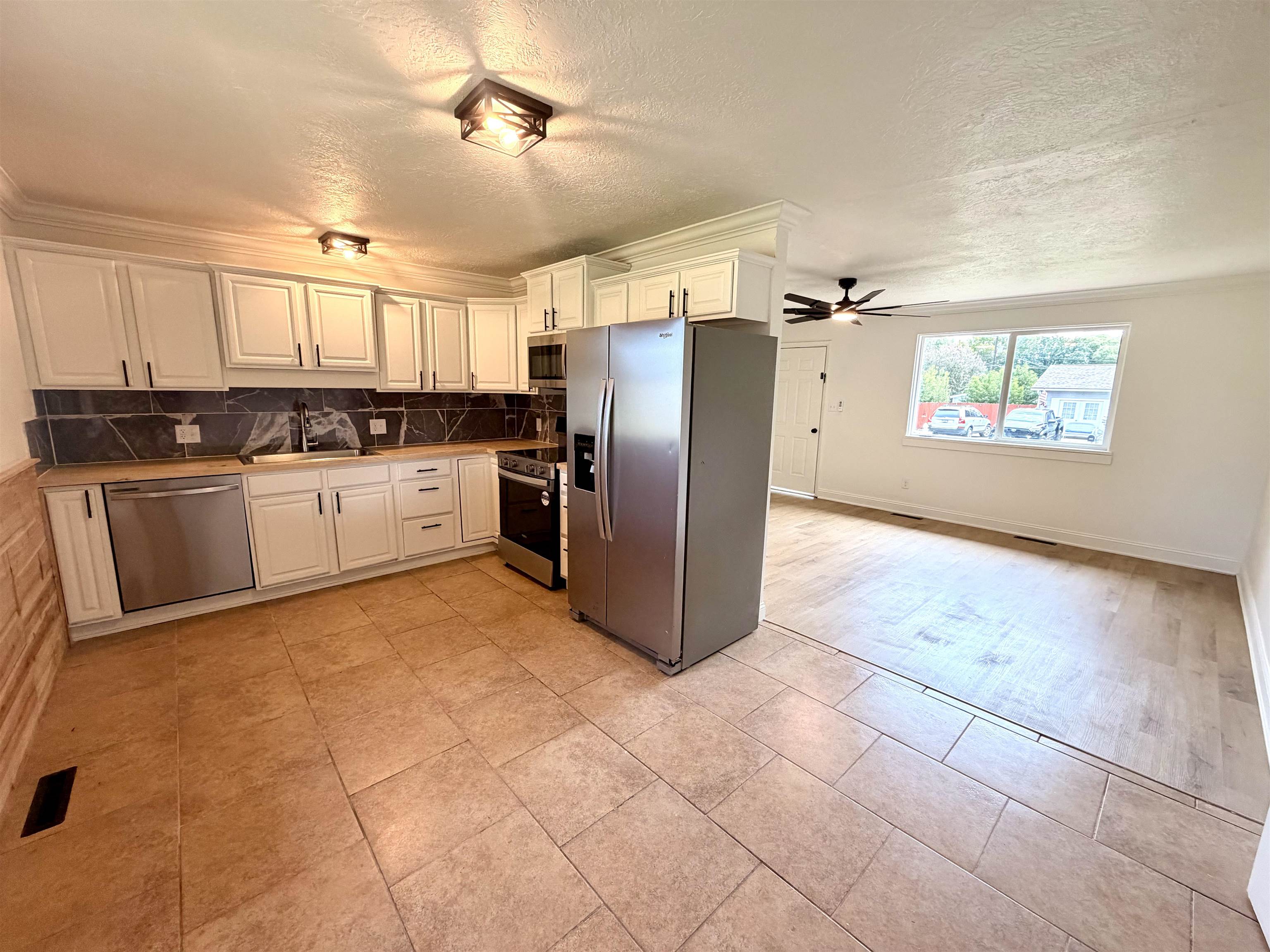605 Susan Street Property Photo 17