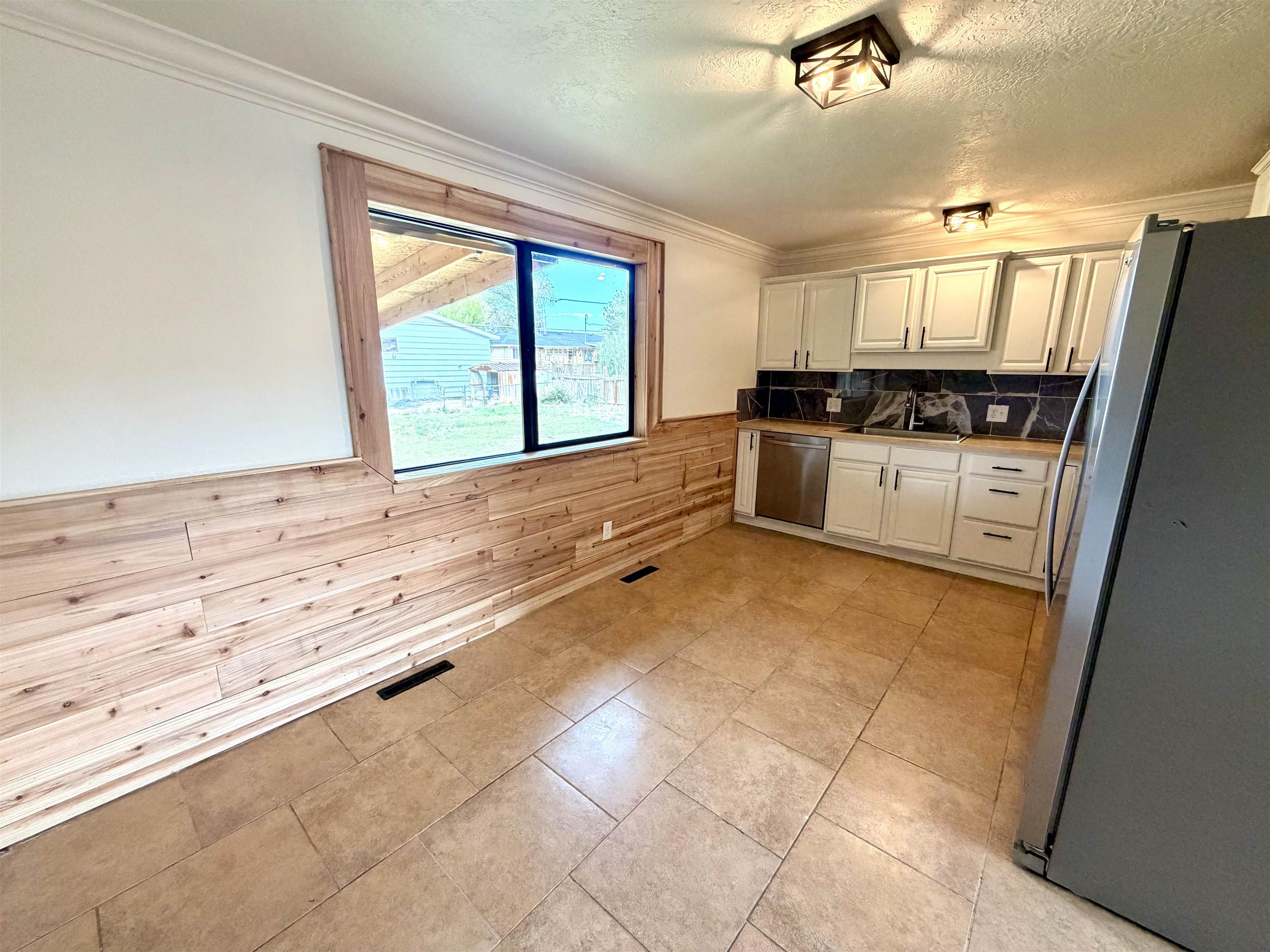 605 Susan Street Property Photo 21