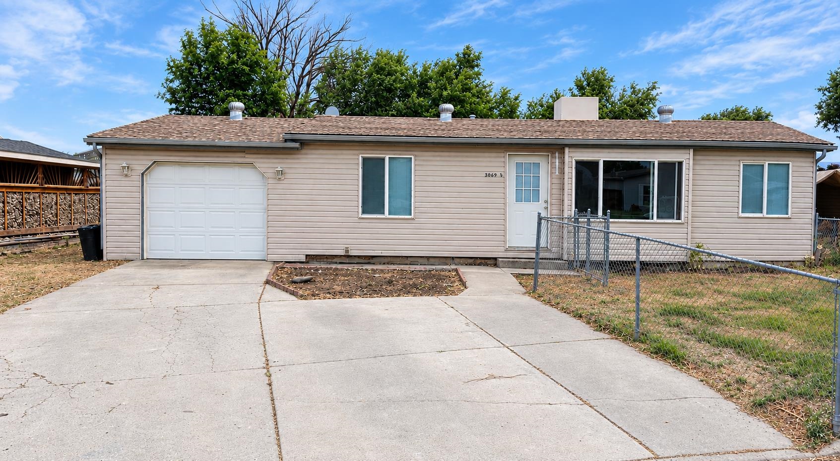 3069 1/2 Grosbeak Court Property Photo 1