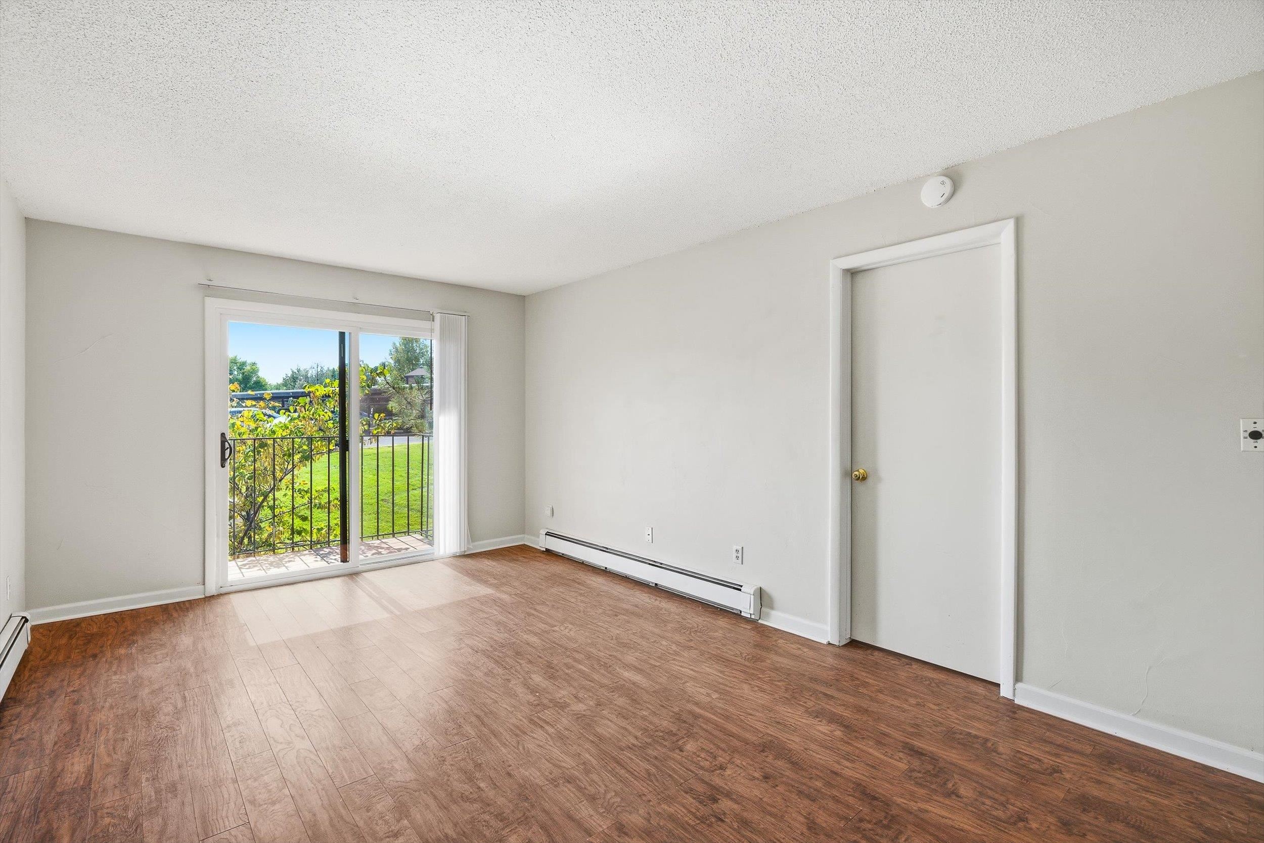 3231 Lakeside Drive Property Photo 4