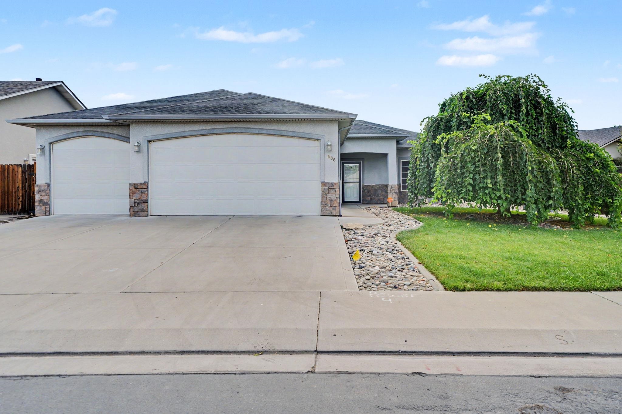 686 Patriot Court Property Photo 1