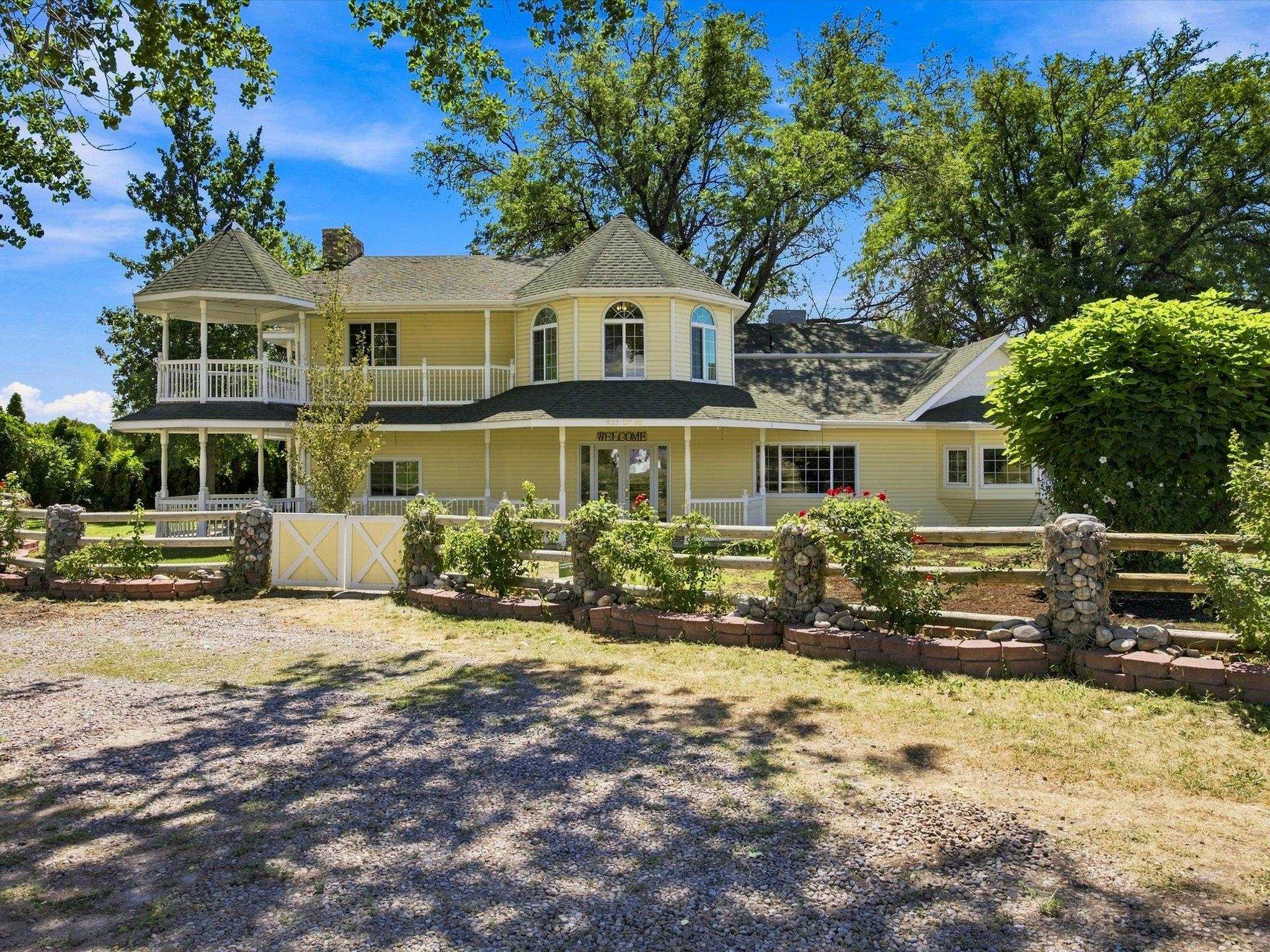 923 23 Road Property Photo 1