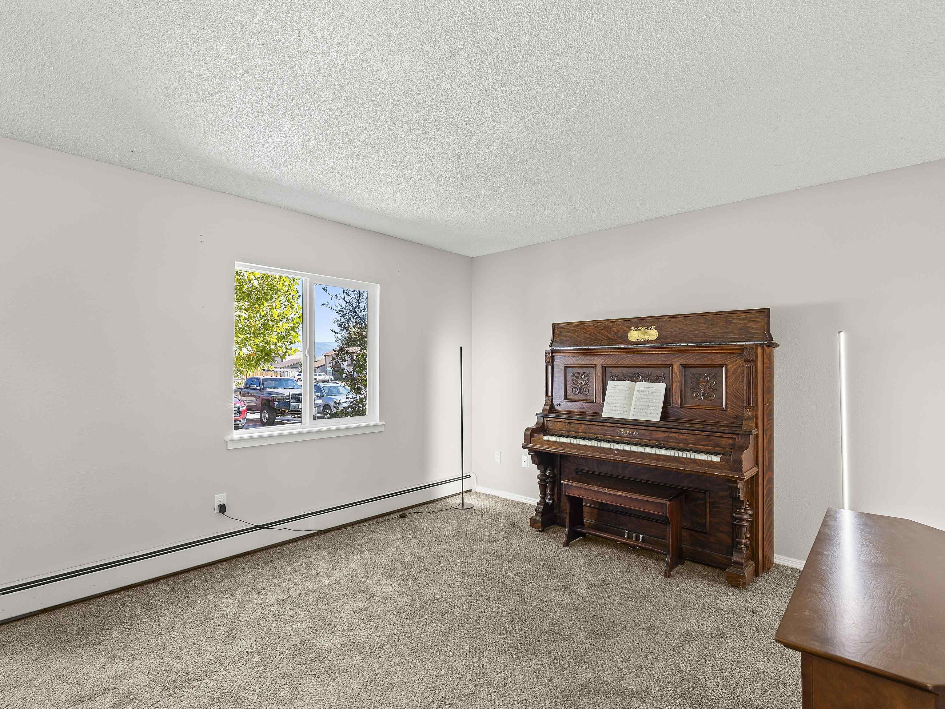 557 W Good Hope Circle Property Photo 10