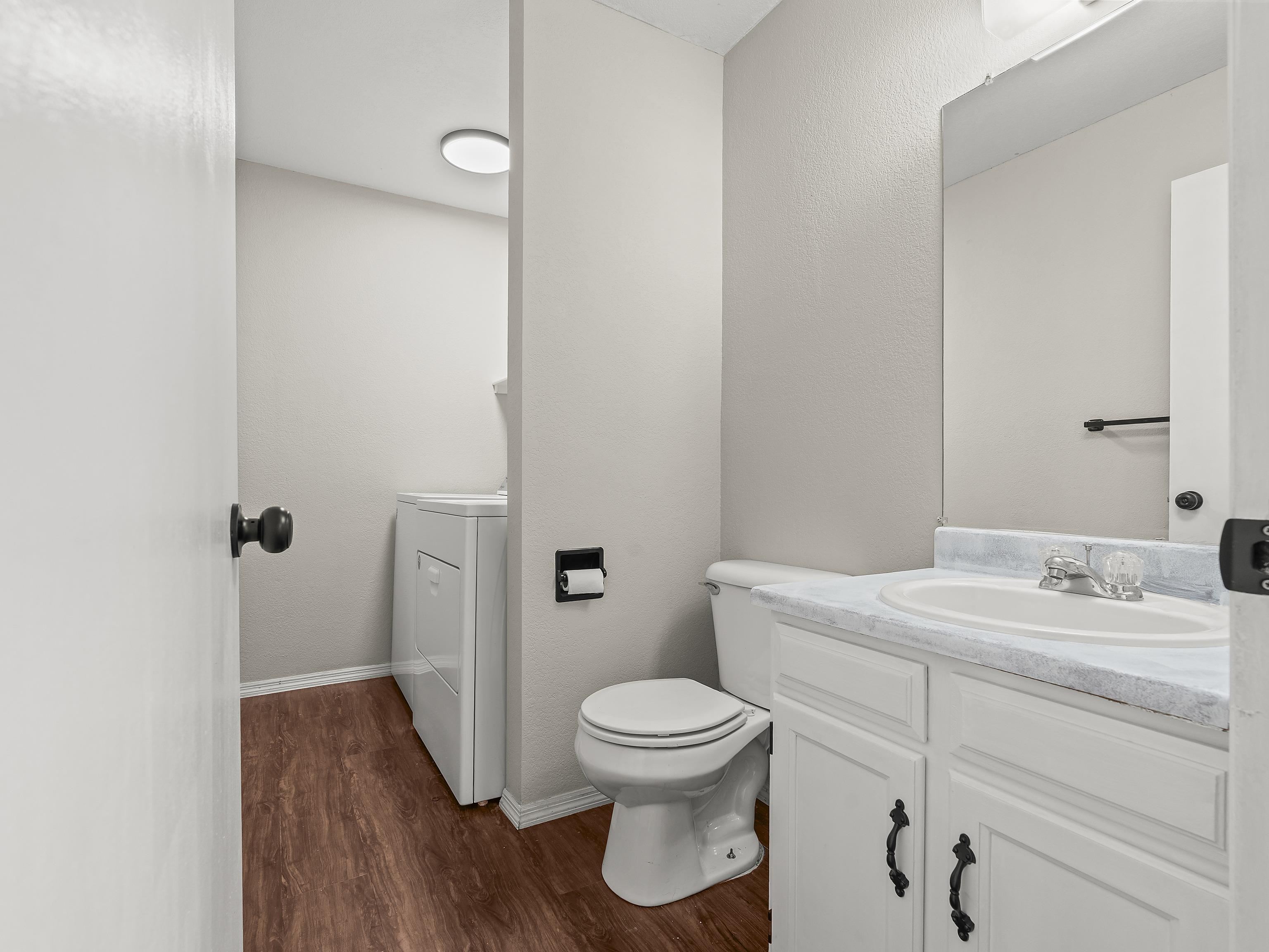 557 W Good Hope Circle Property Photo 11