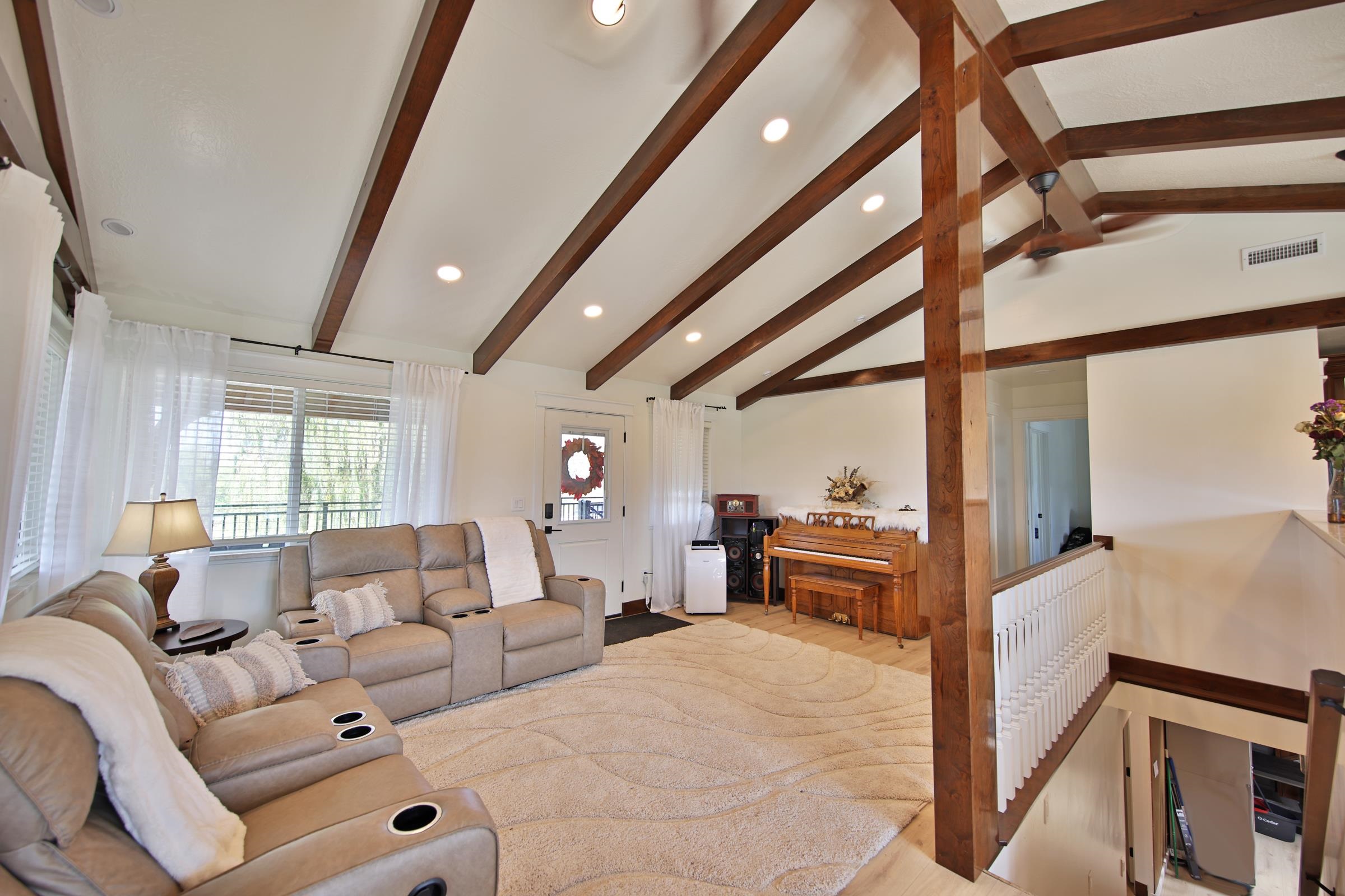 16143 Kimball Creek Road Property Photo 10