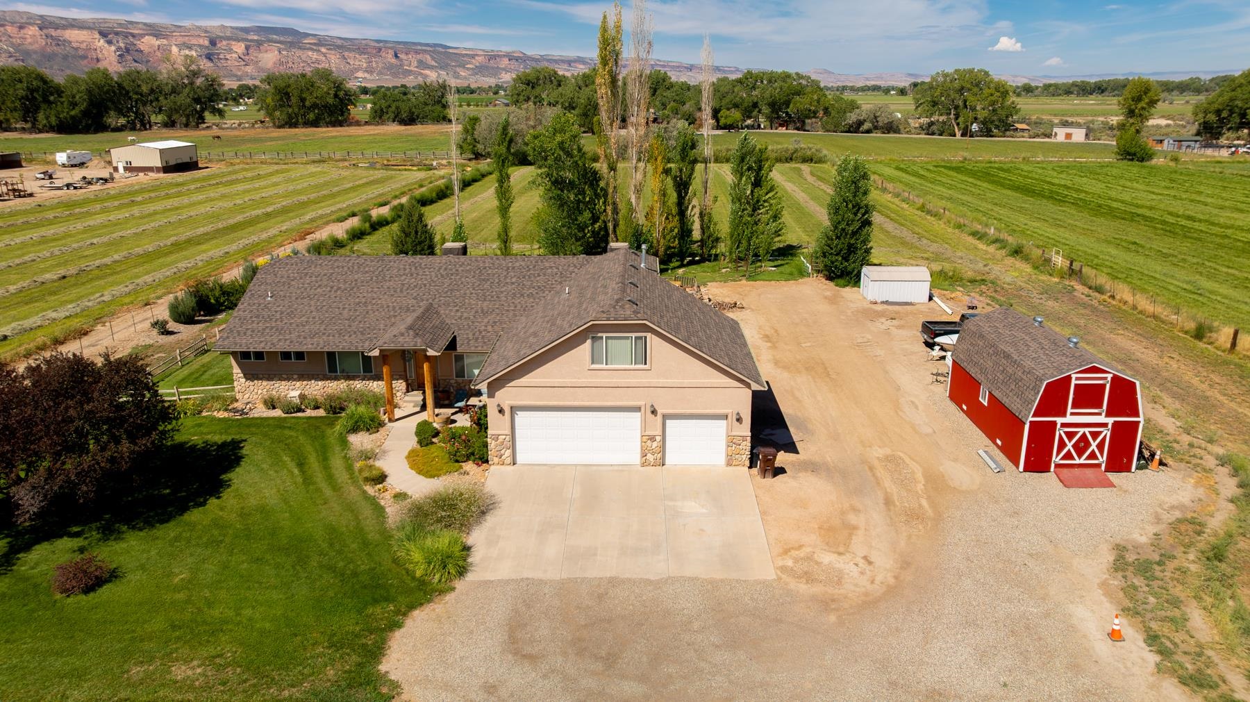 927 21 Road Property Photo 4