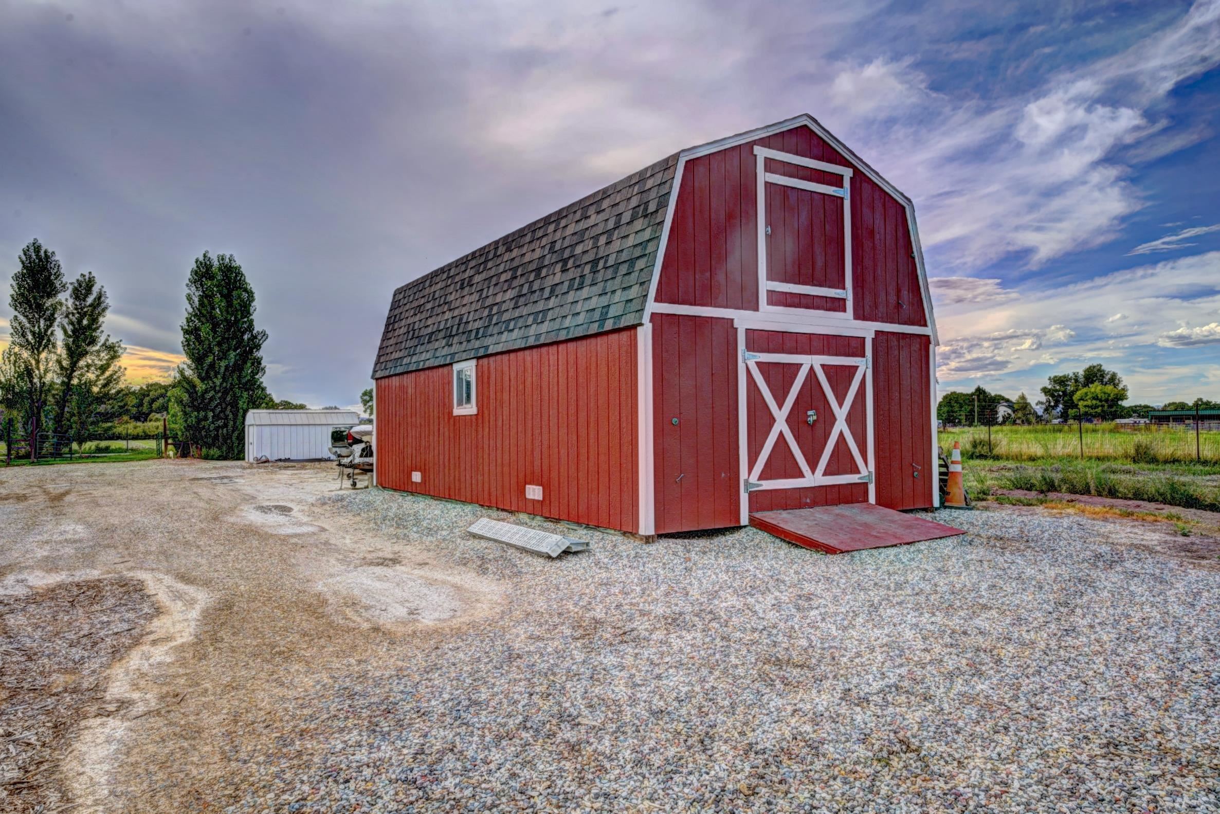 927 21 Road Property Photo 13