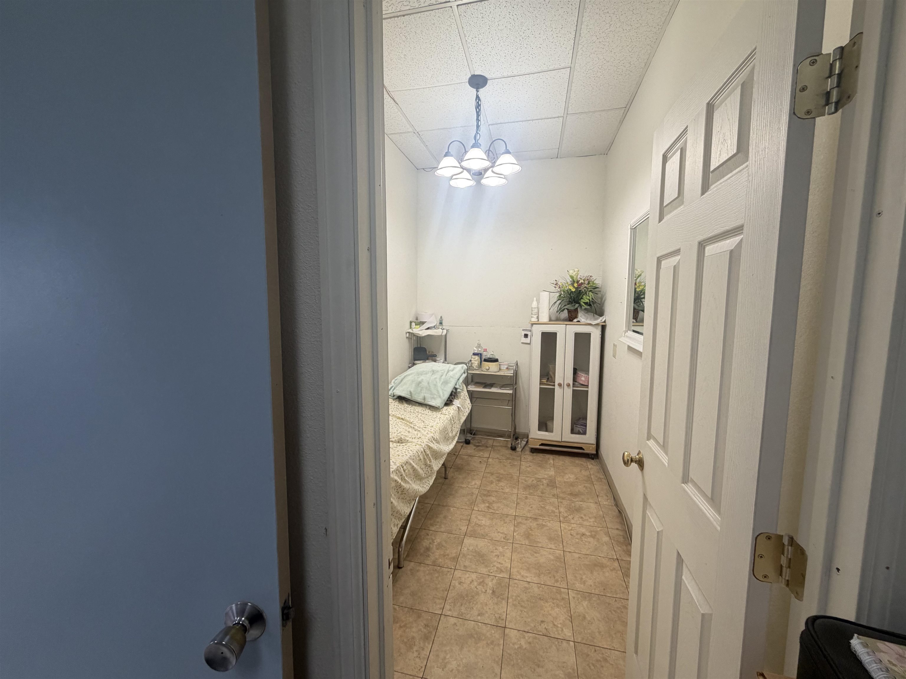 2889 North Avenue Property Photo 5