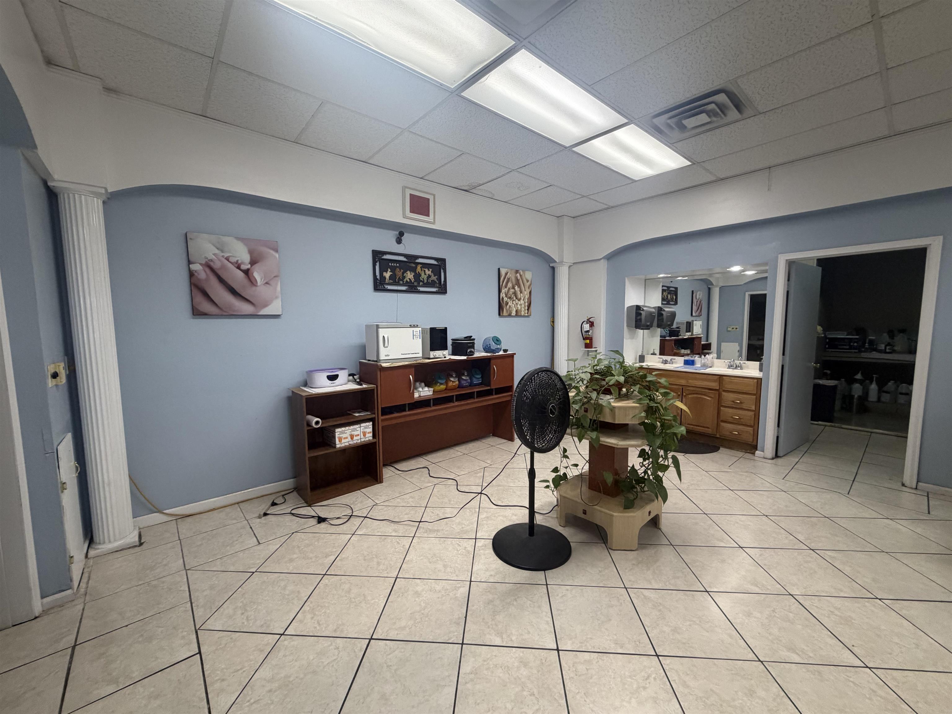 2889 North Avenue Property Photo 10