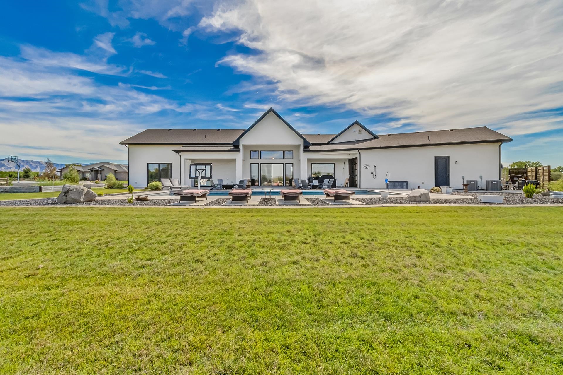 1003 Smith Ranch Road Property Photo 8