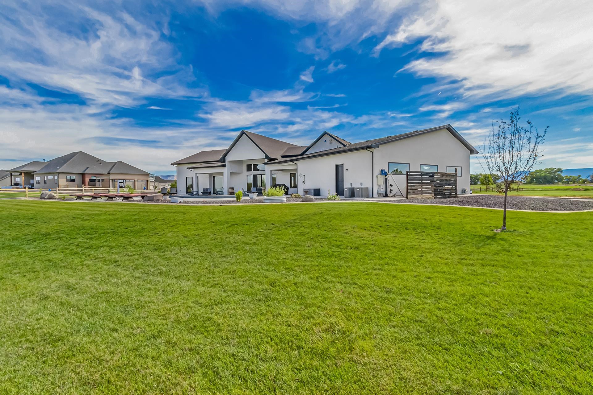 1003 Smith Ranch Road Property Photo 9