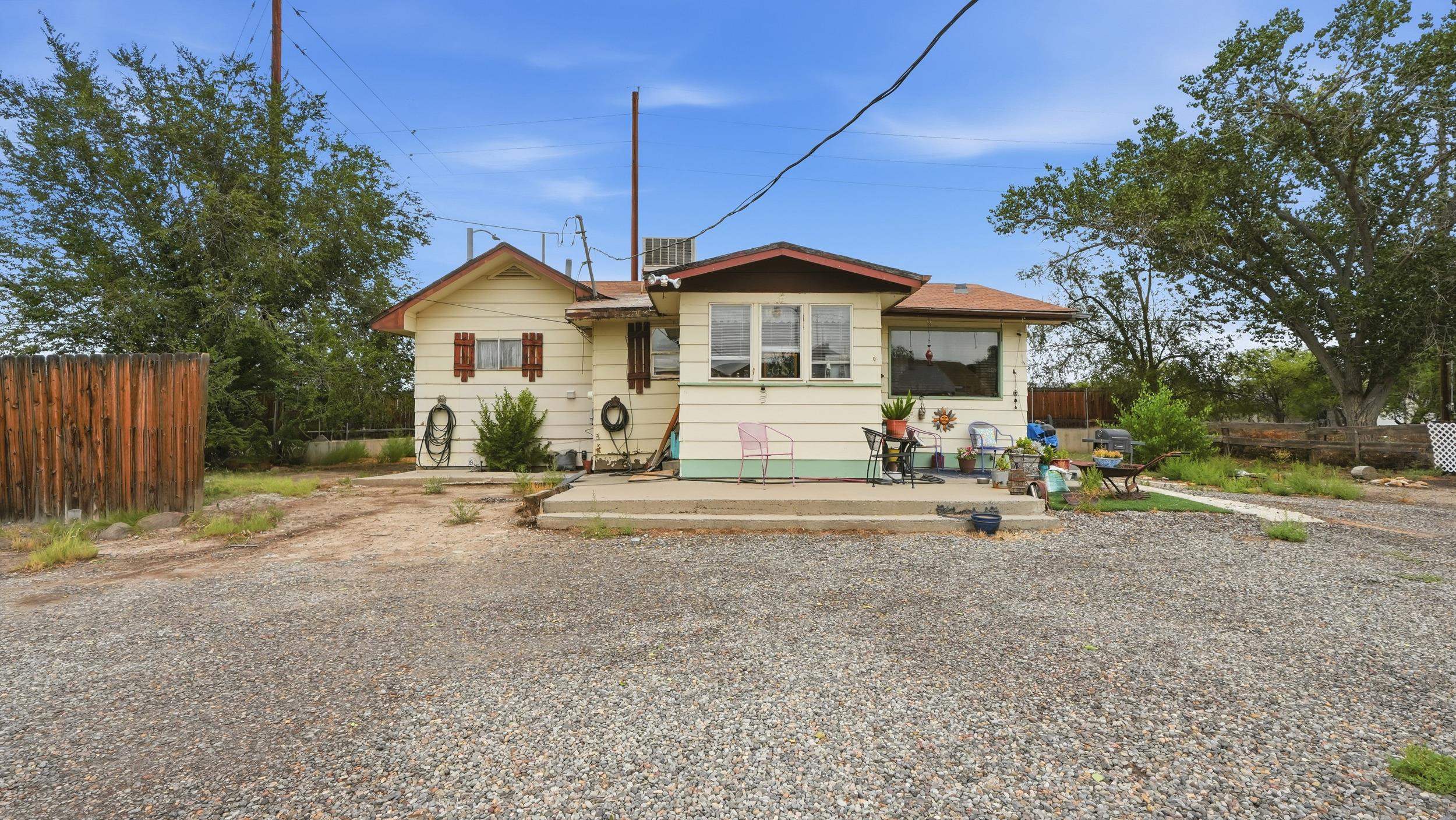 398 30 Road Property Photo 1