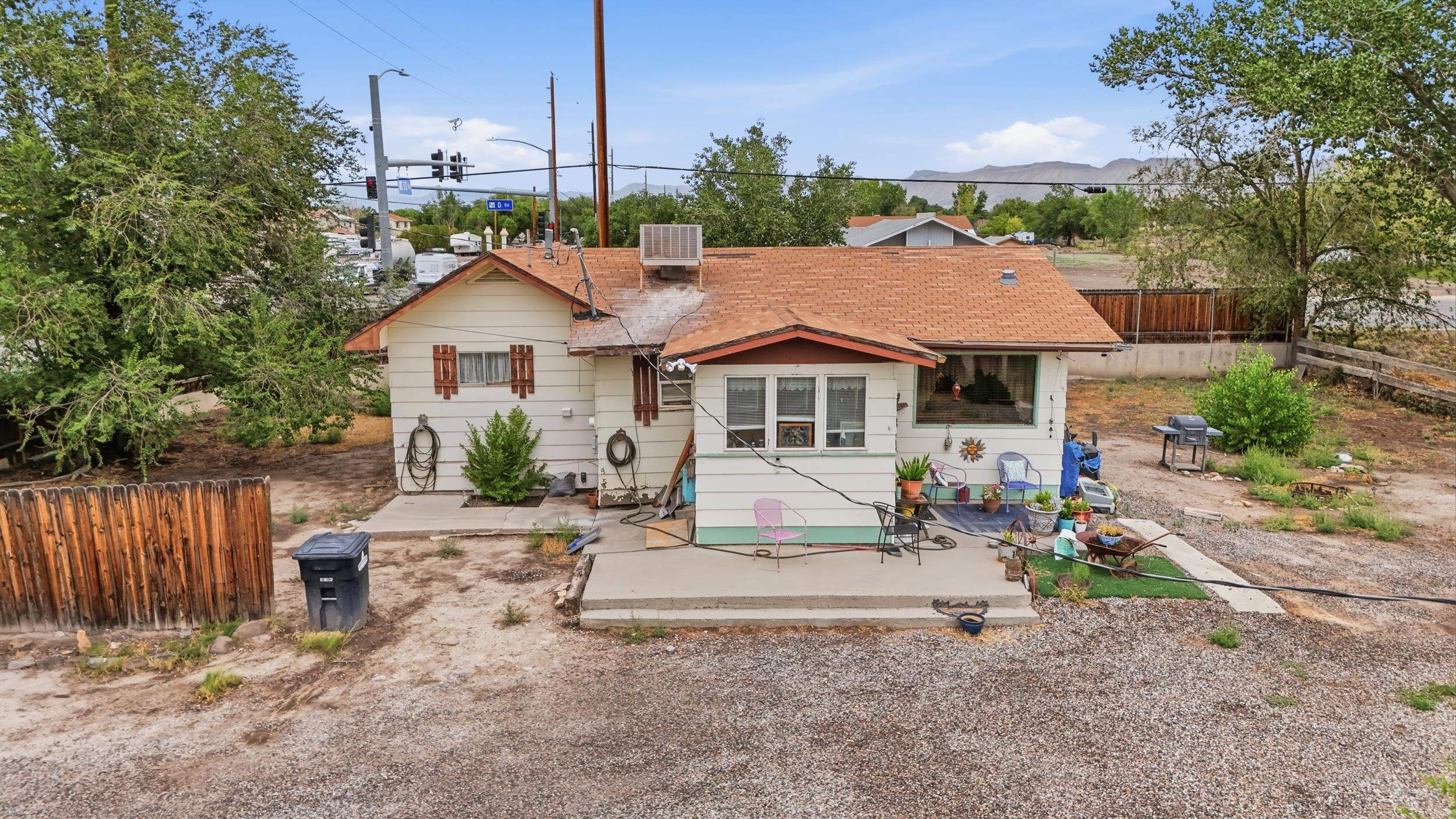398 30 Road Property Photo 8