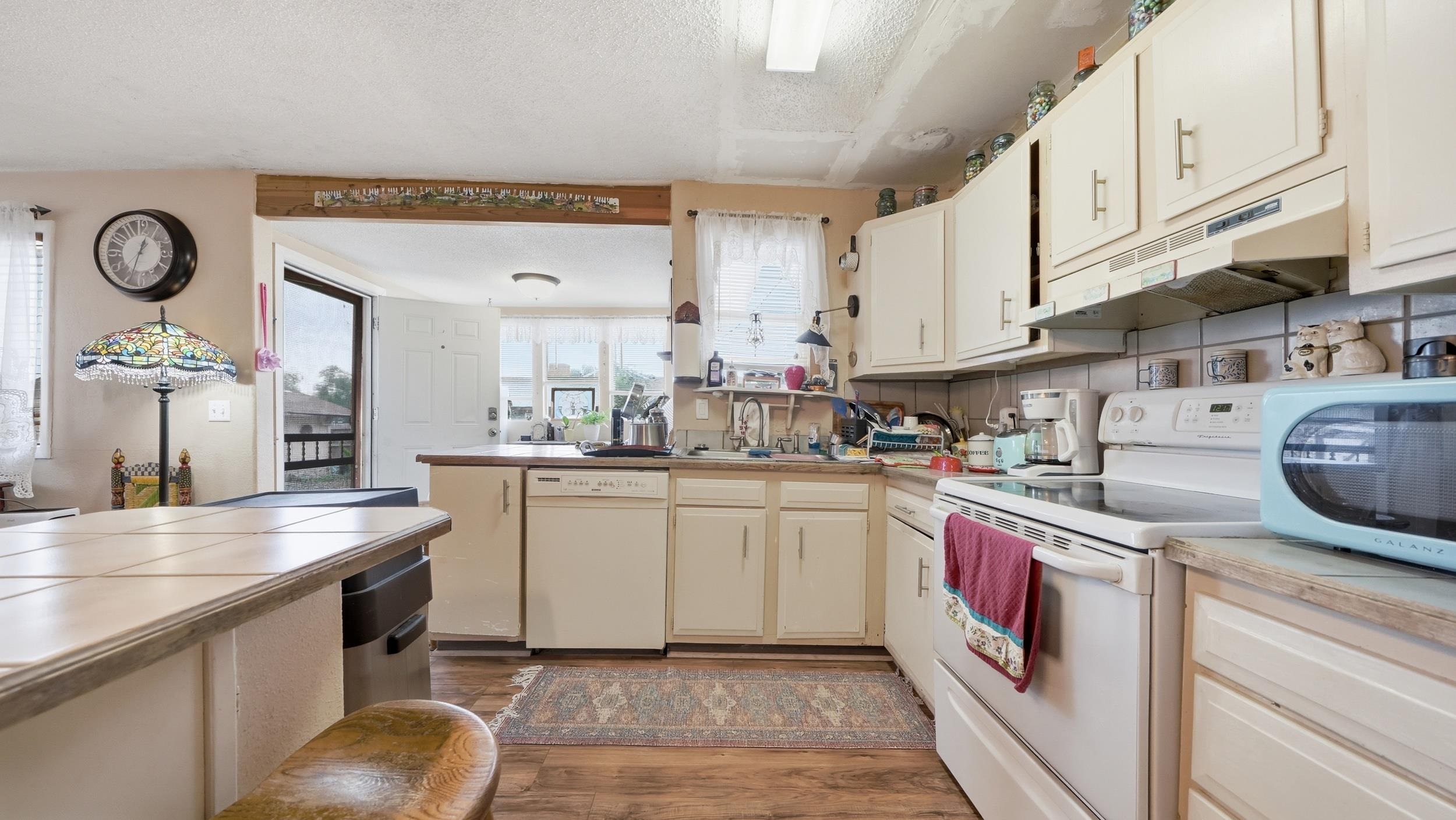 398 30 Road Property Photo 18