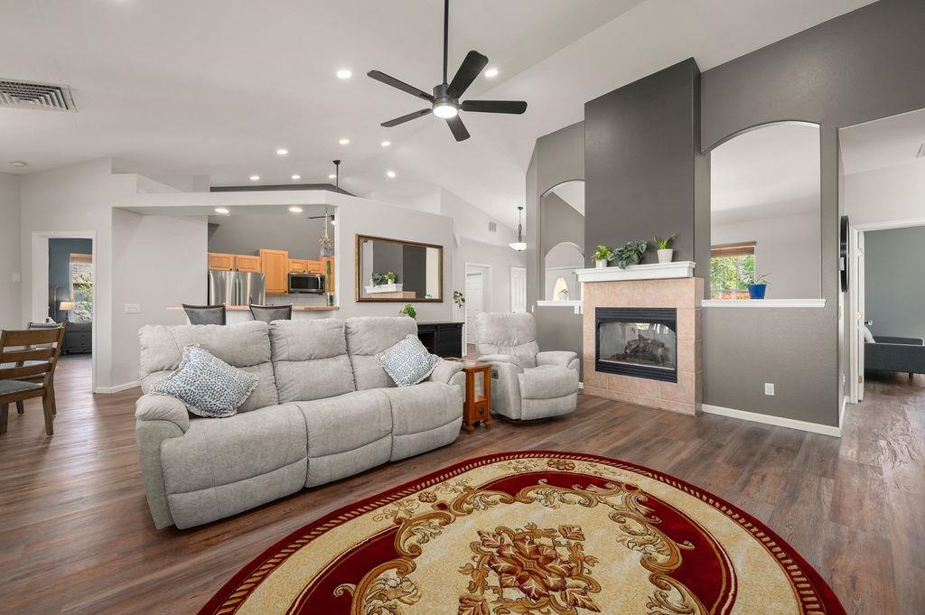 409 Montero Street Property Photo 8