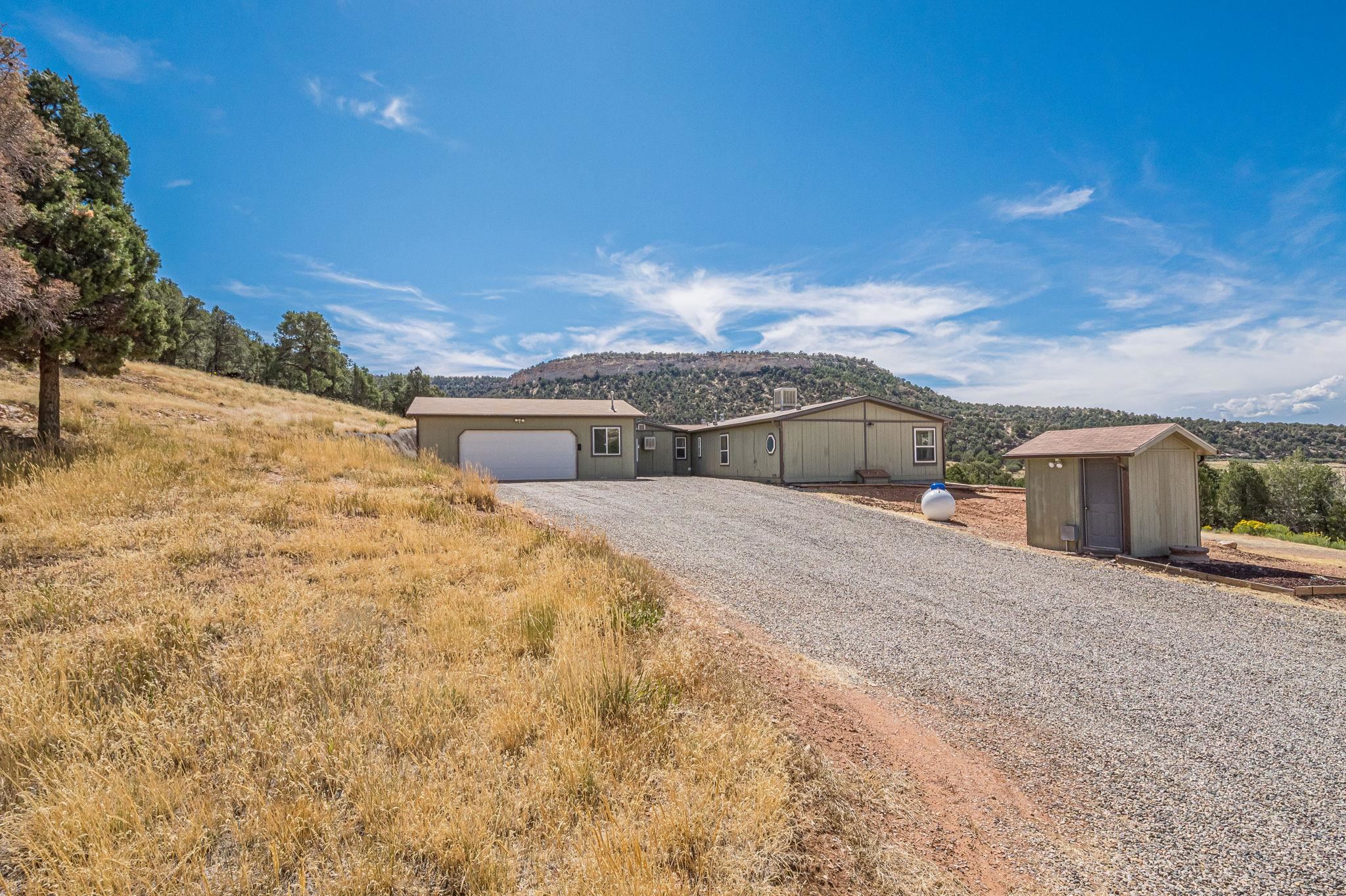 2821 Ds Road Property Photo 1