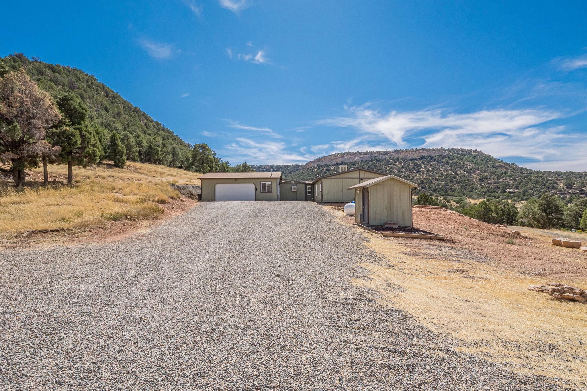 2821 Ds Road Property Photo 3