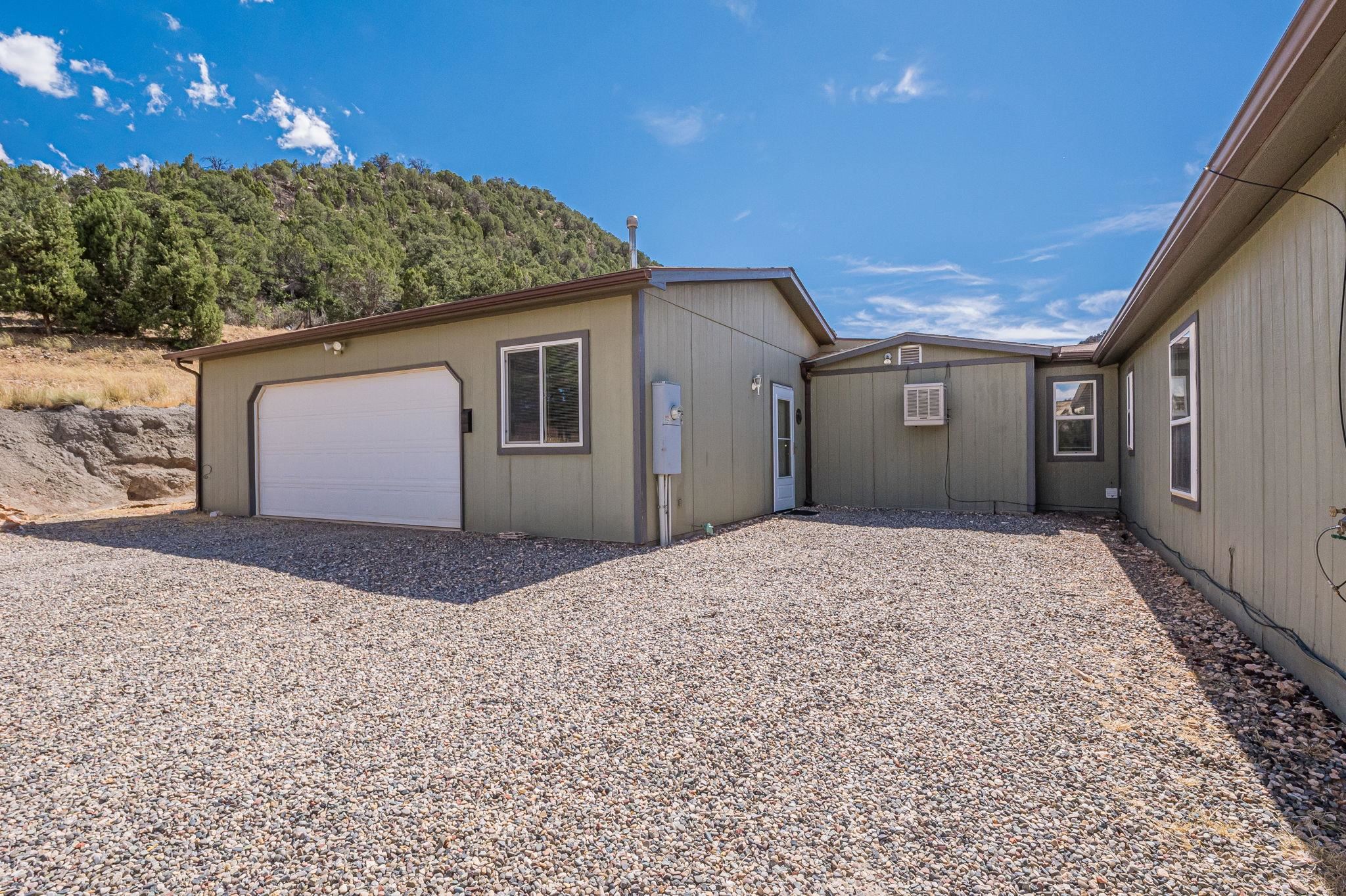 2821 Ds Road Property Photo 5