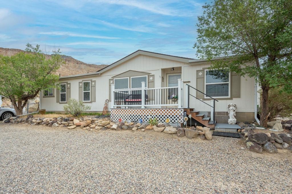 598 39 Road Property Photo 1