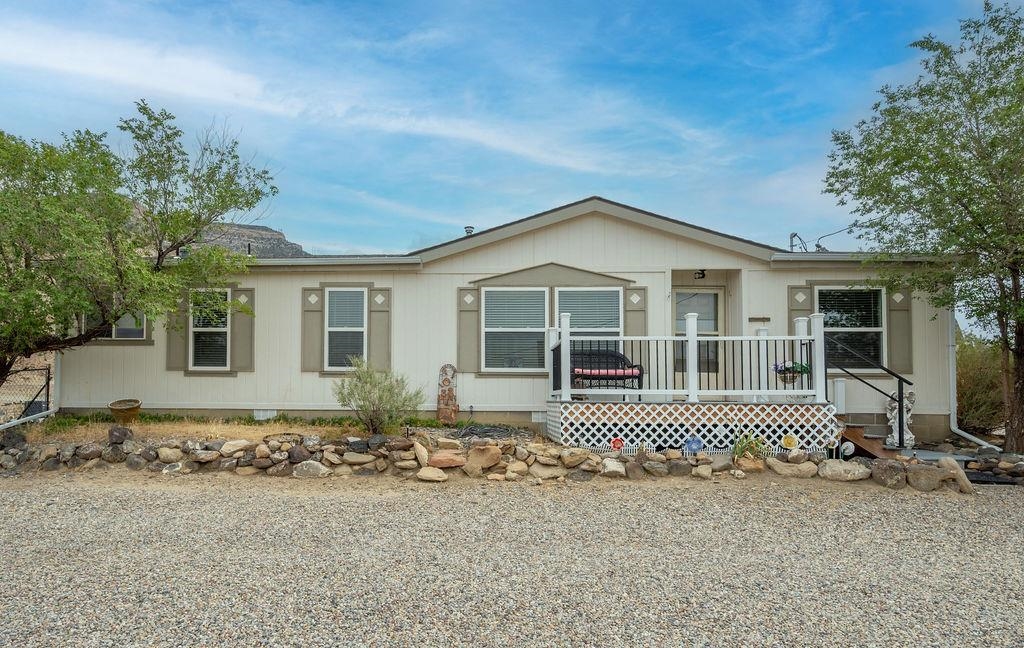 598 39 Road Property Photo 2