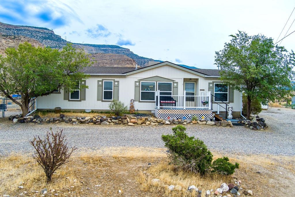 598 39 Road Property Photo 3
