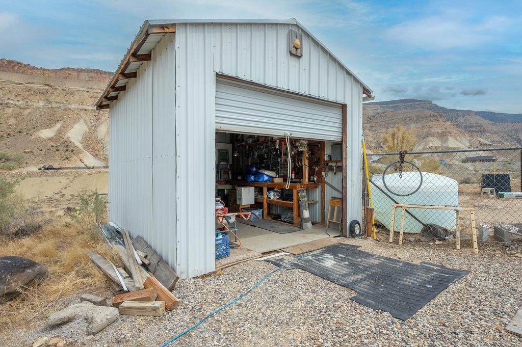 598 39 Road Property Photo 24