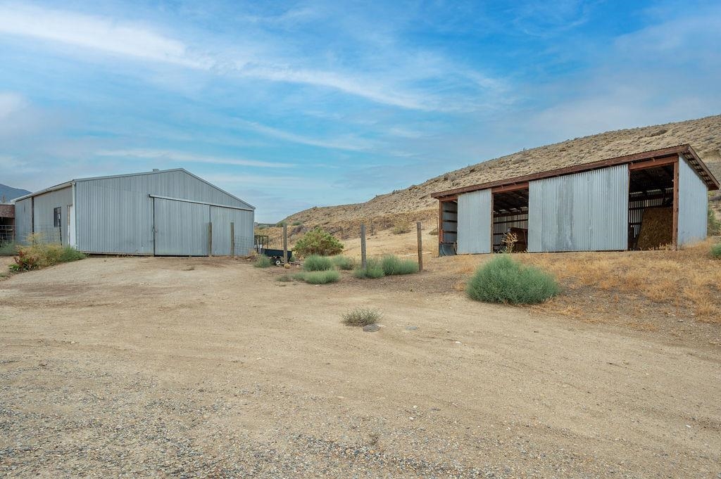 598 39 Road Property Photo 30