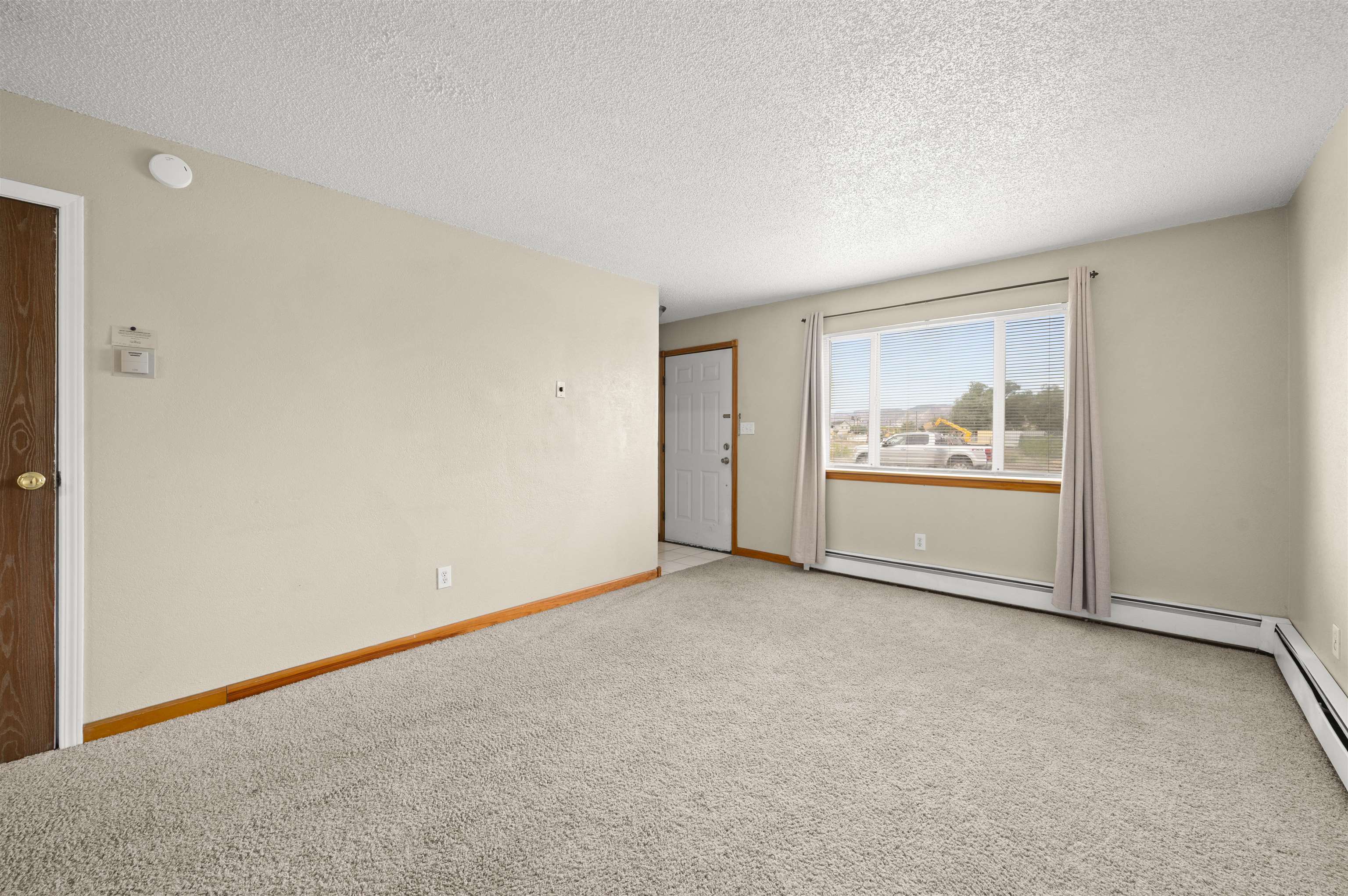 559 W Pabor Way Property Photo 8